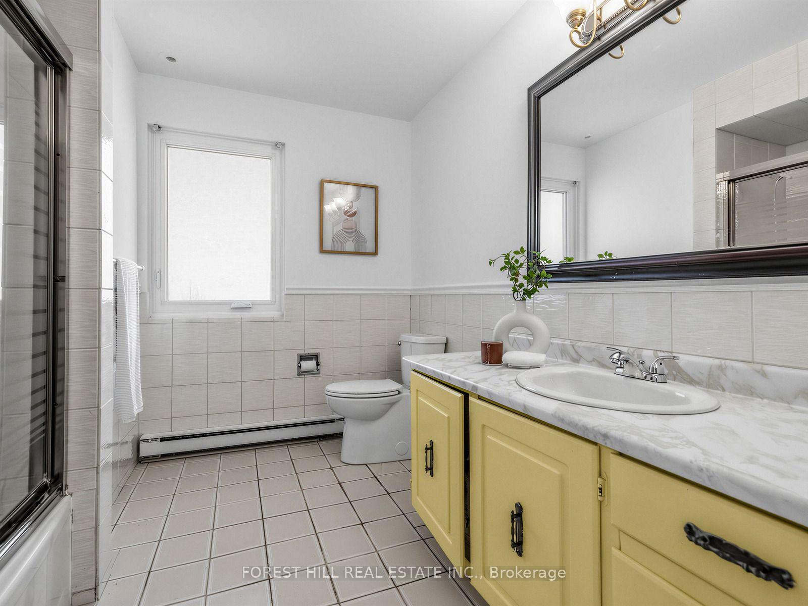 Photo 24 of 1 Ames Circle, North York, Banbury-Don Mills — HOMEH