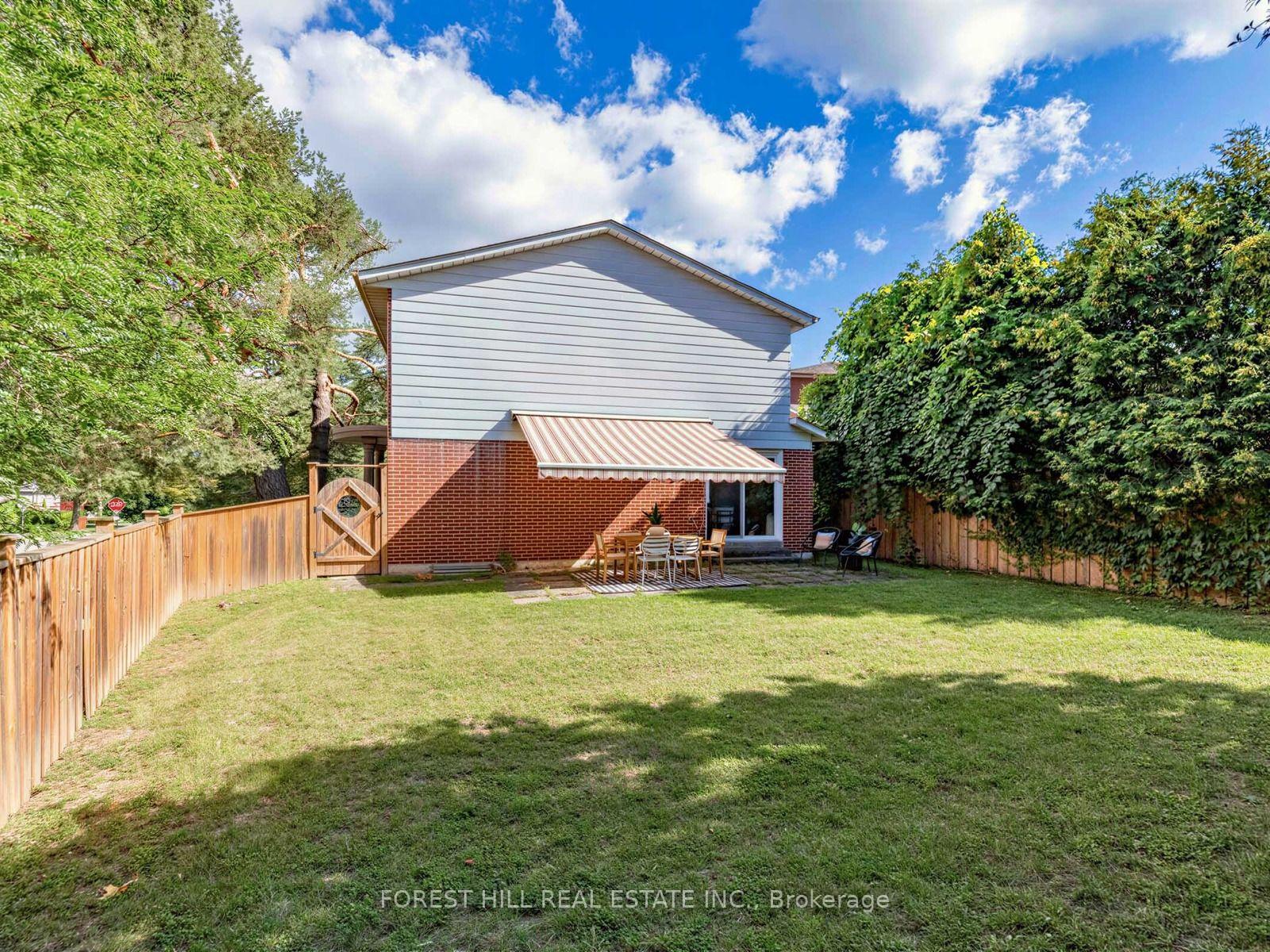 Photo 33 of 1 Ames Circle, North York, Banbury-Don Mills — HOMEH