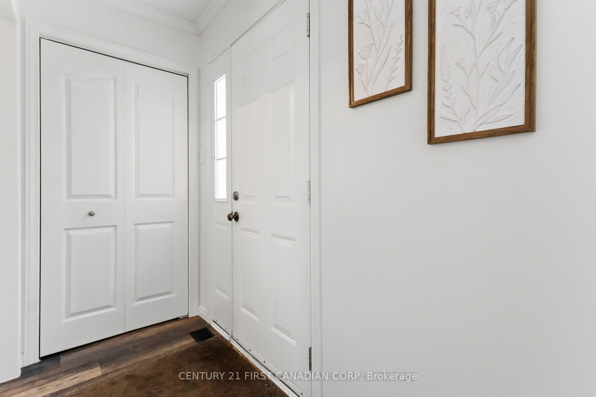 Photo 5 of 34 Speight Court, London, East I — HOMEH