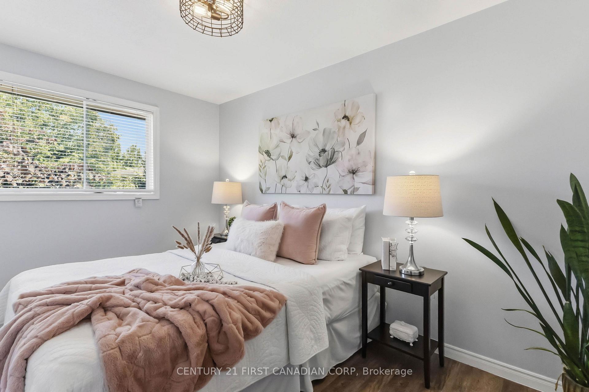 Photo 18 of 34 Speight Court, London, East I — HOMEH