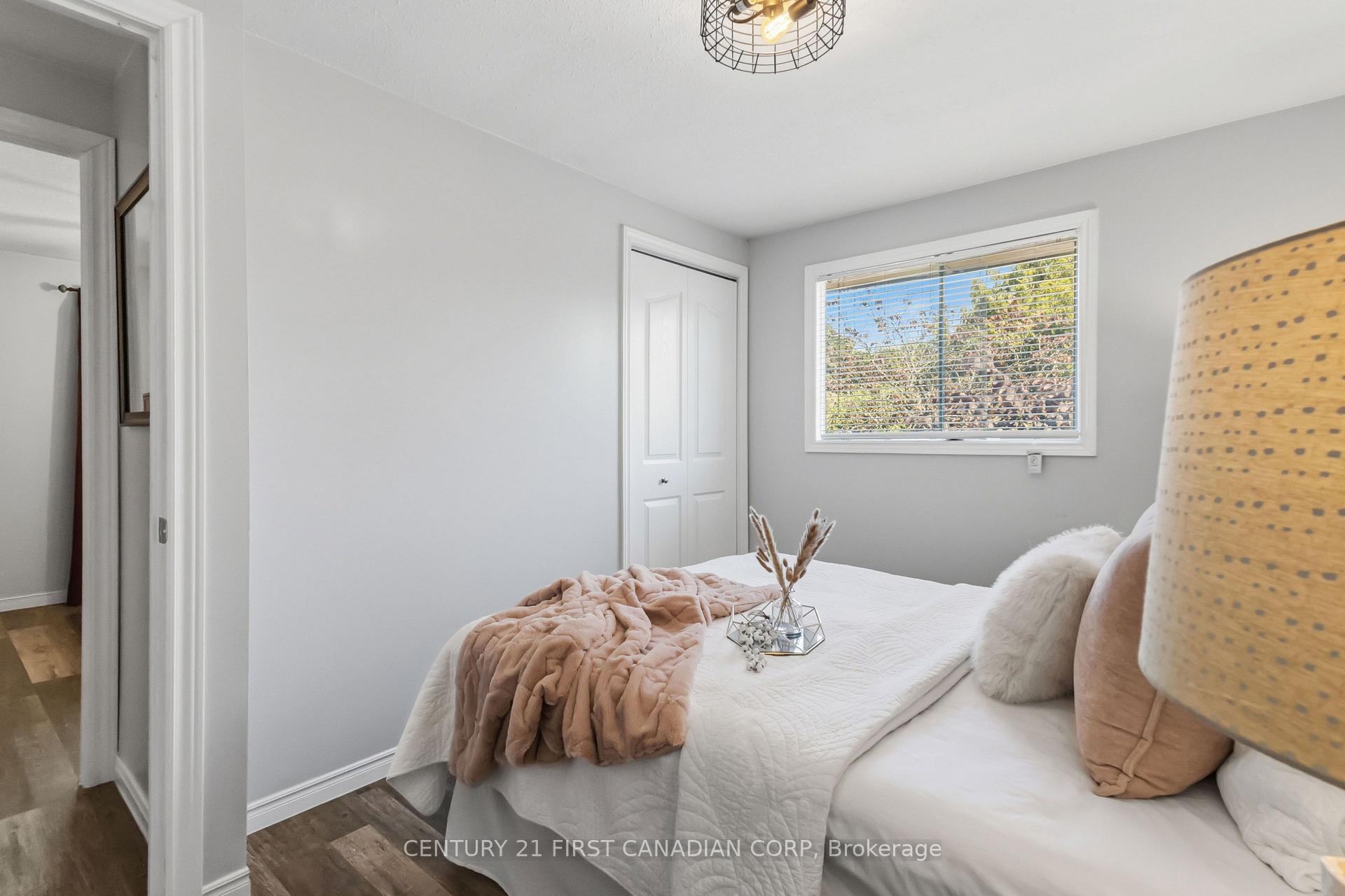 Photo 19 of 34 Speight Court, London, East I — HOMEH
