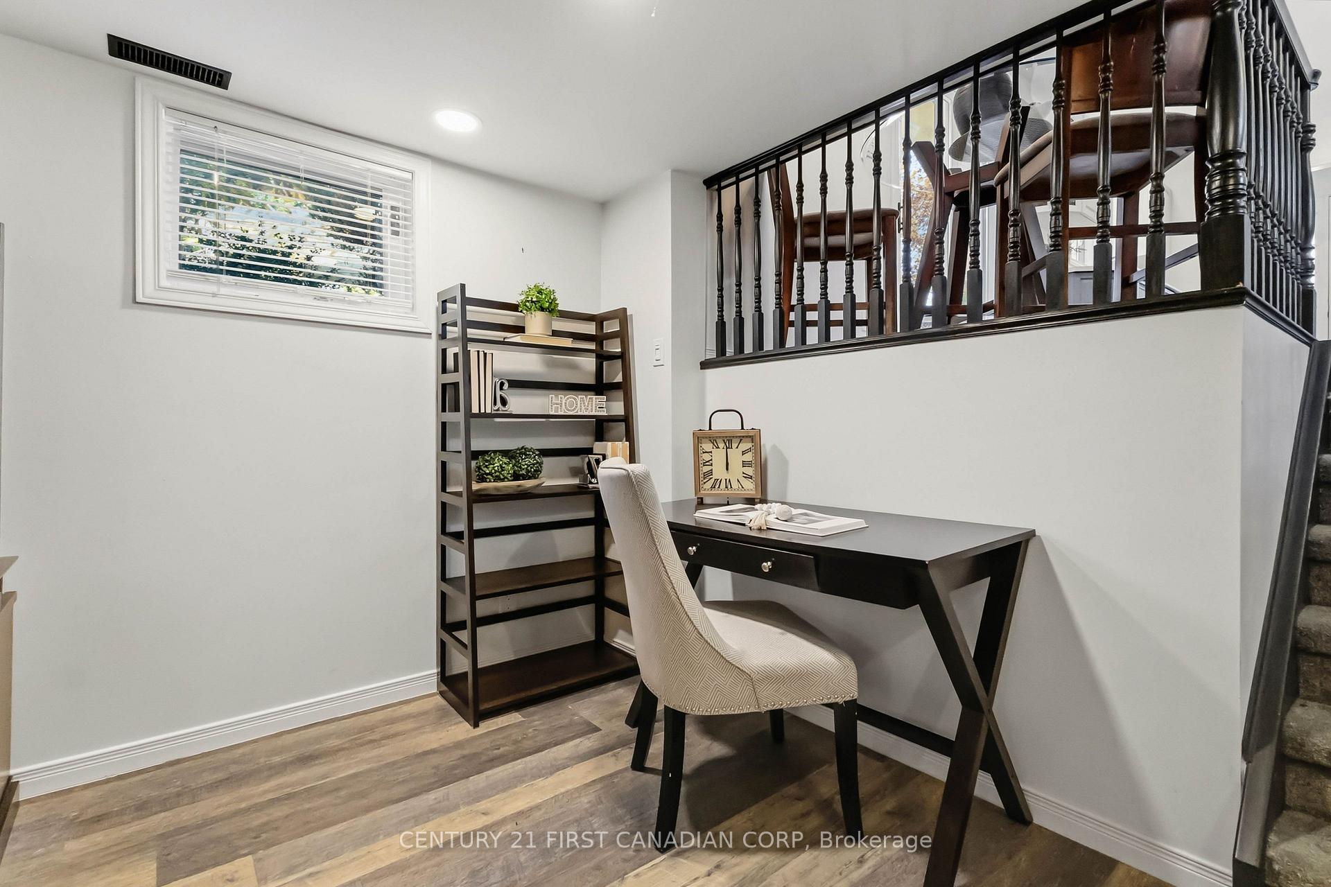 Photo 23 of 34 Speight Court, London, East I — HOMEH