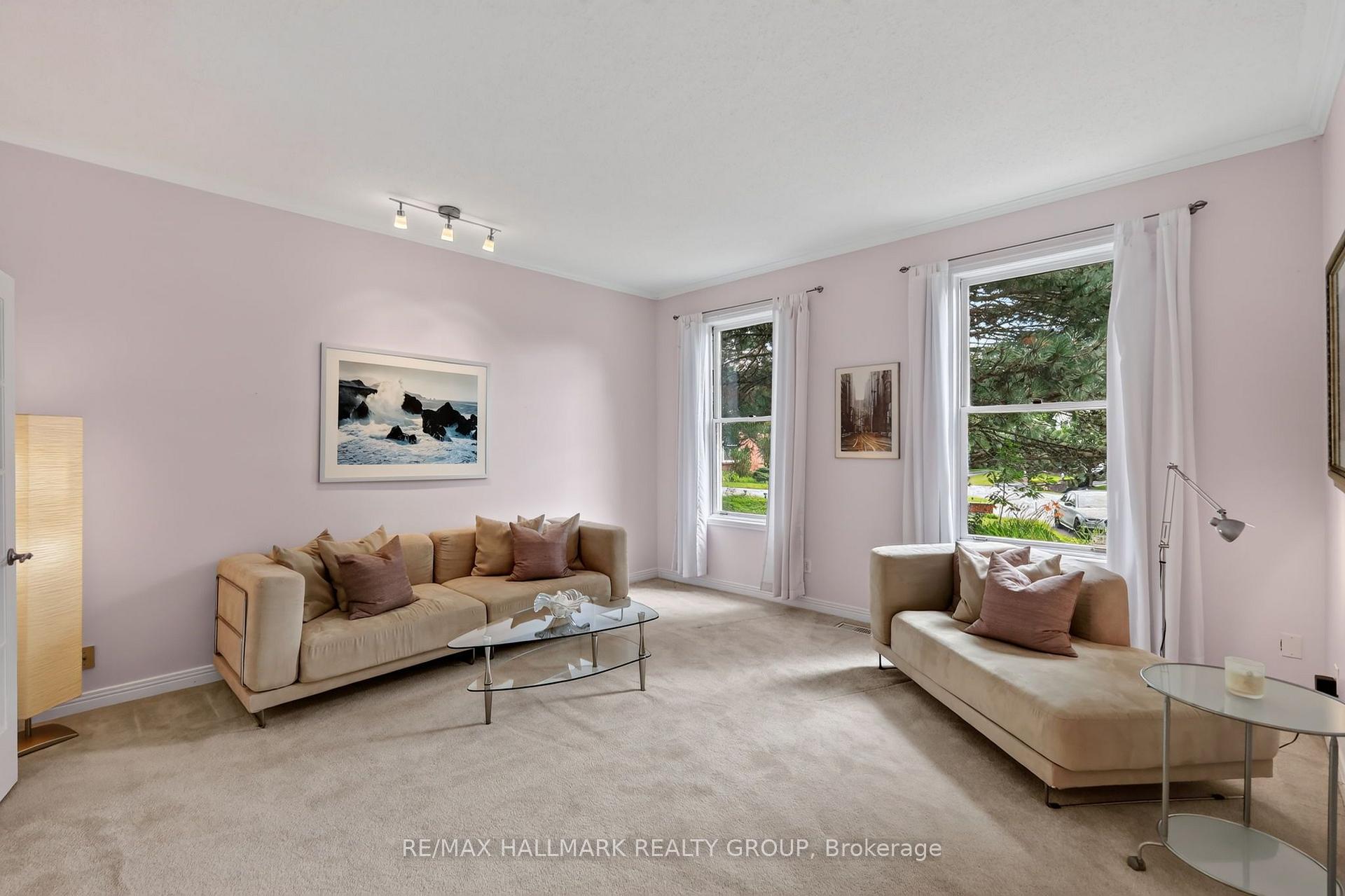 Photo 4 of 9 Kintail Court, Ottawa, Stittsville (Central) — HOMEH