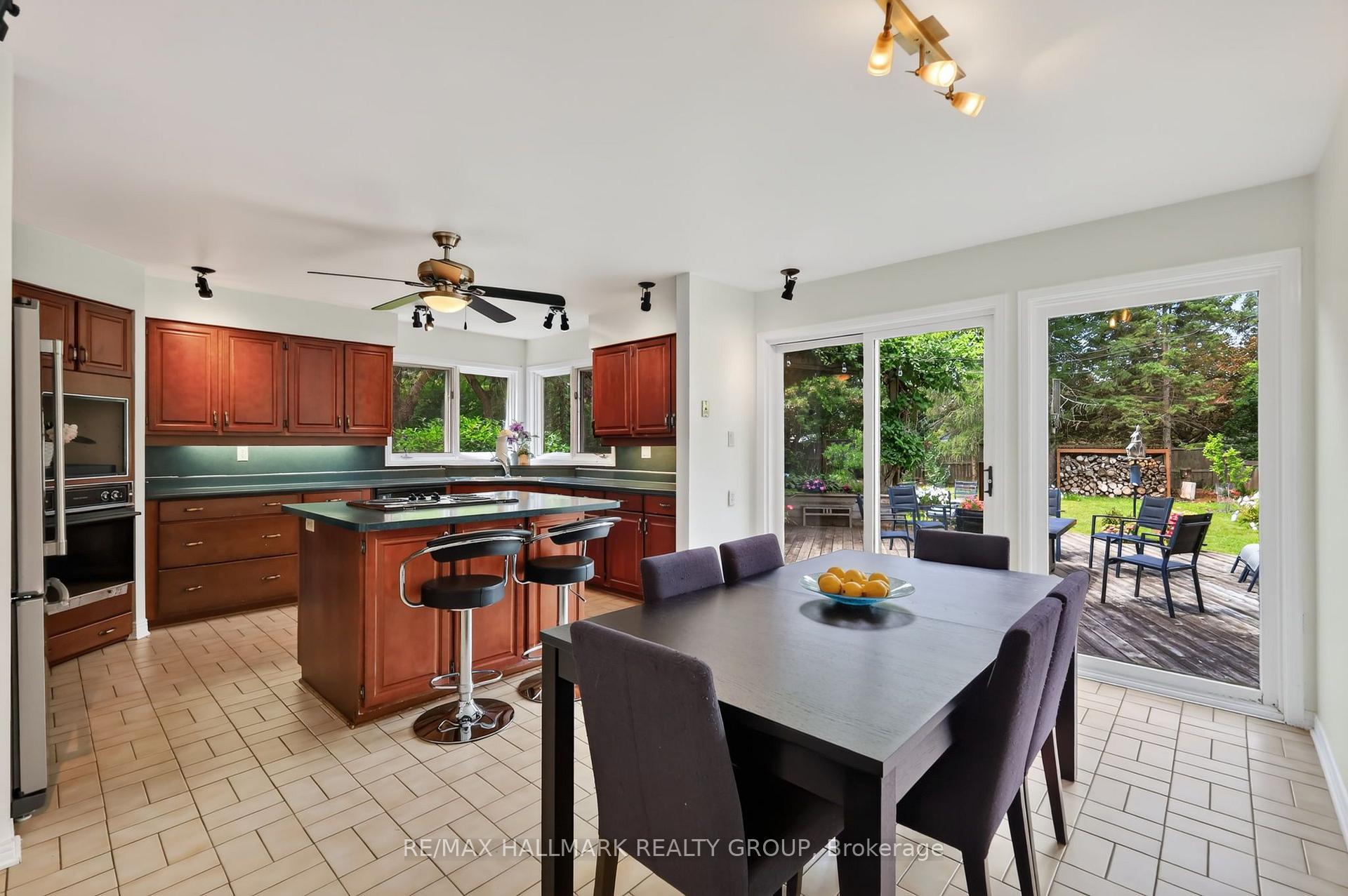 Photo 8 of 9 Kintail Court, Ottawa, Stittsville (Central) — HOMEH