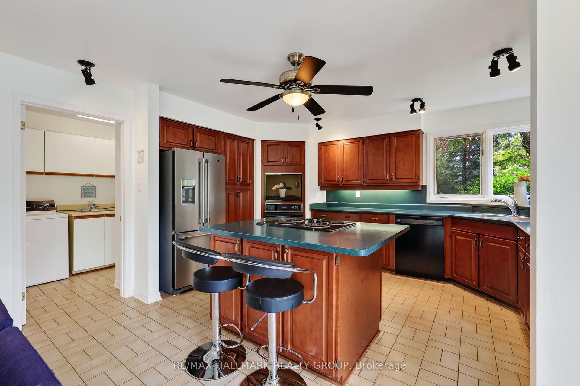 Photo 9 of 9 Kintail Court, Ottawa, Stittsville (Central) — HOMEH