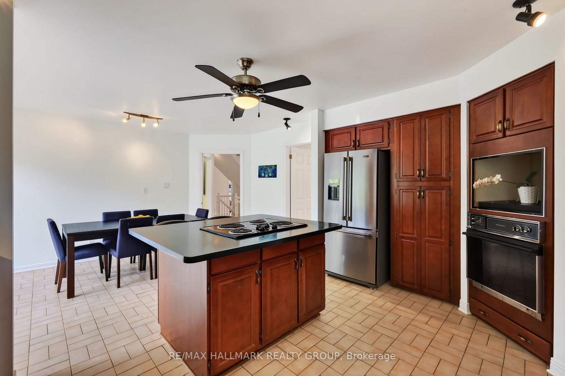 Photo 12 of 9 Kintail Court, Ottawa, Stittsville (Central) — HOMEH