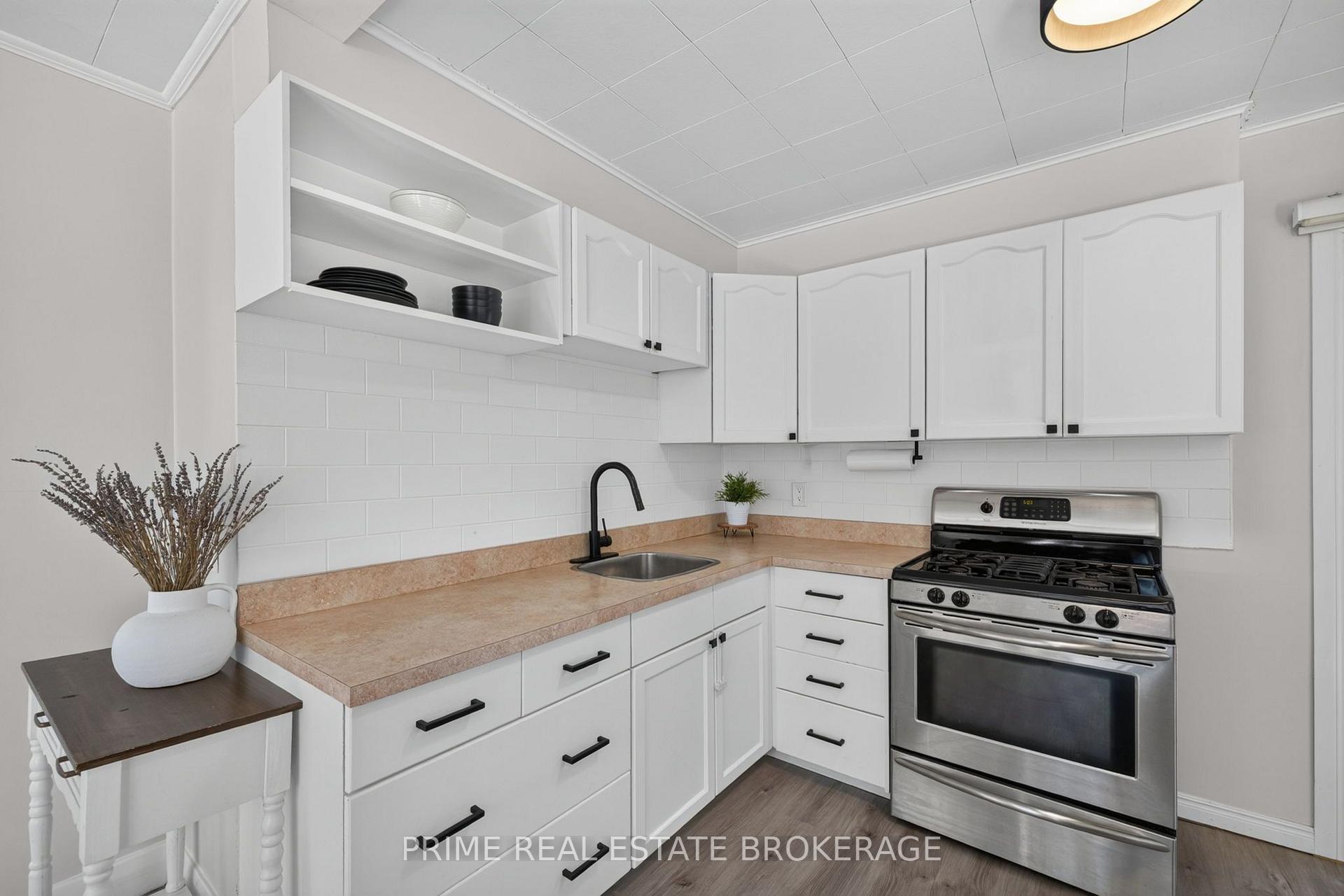 Photo 12 of 19 Garden Avenue, Middlesex Centre, Delaware Town — HOMEH