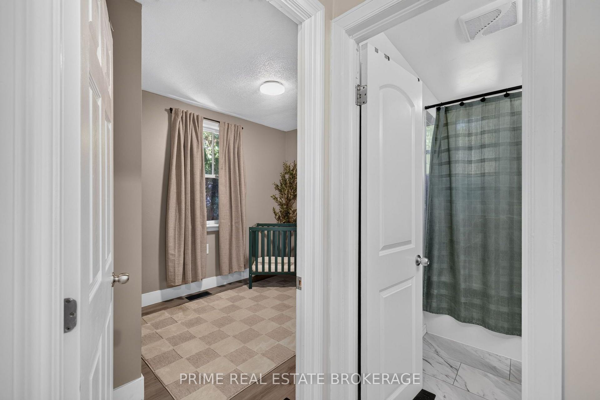 Photo 16 of 19 Garden Avenue, Middlesex Centre, Delaware Town — HOMEH