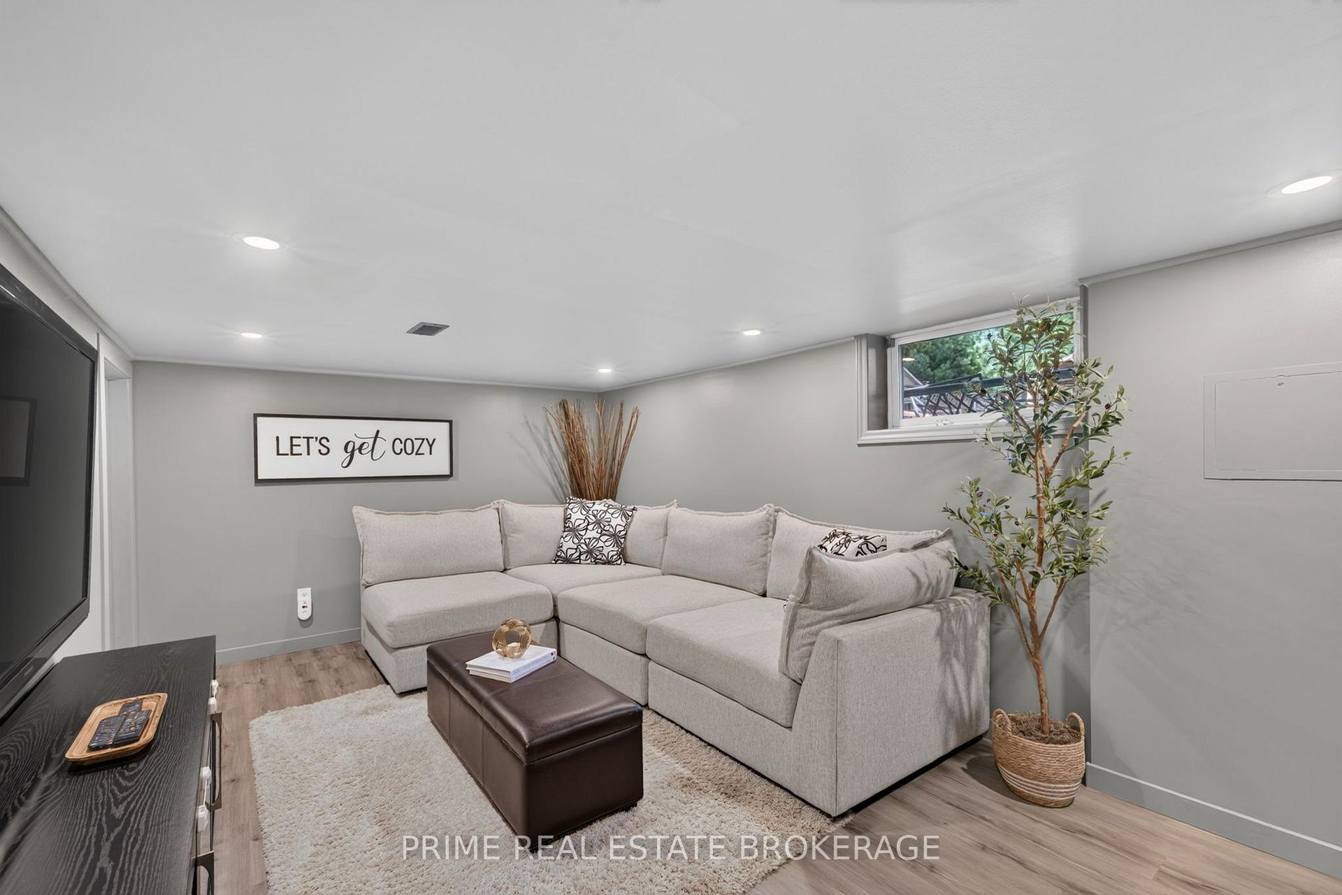 Photo 20 of 19 Garden Avenue, Middlesex Centre, Delaware Town — HOMEH