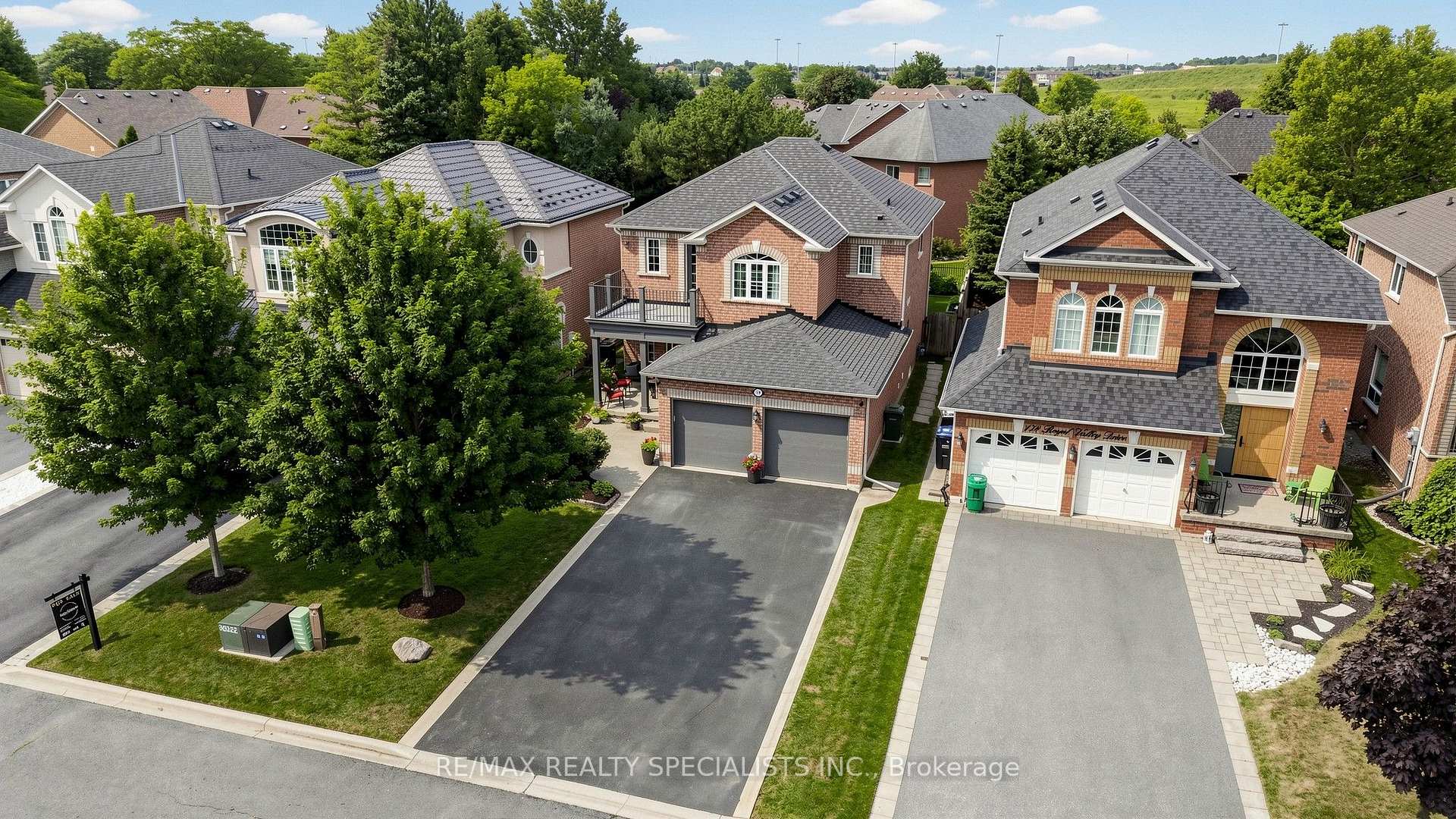 Photo 2 of 176 Royal Valley Drive, Caledon, Rural Caledon — HOMEH