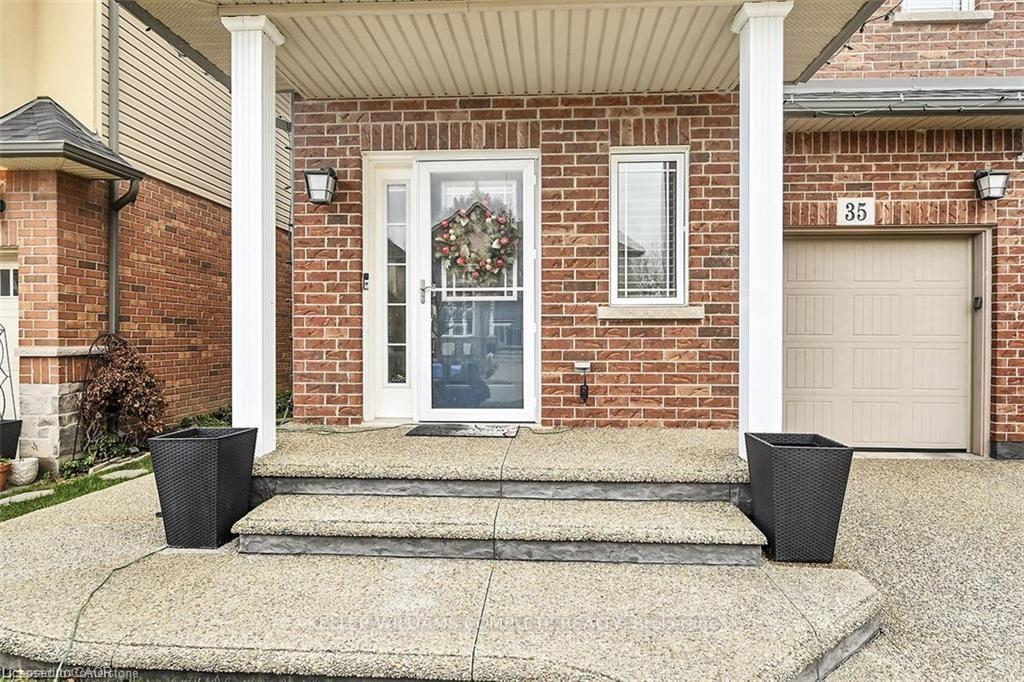 Photo 3 of 35 Willowbanks Terrace, Hamilton, Lakeshore — HOMEH