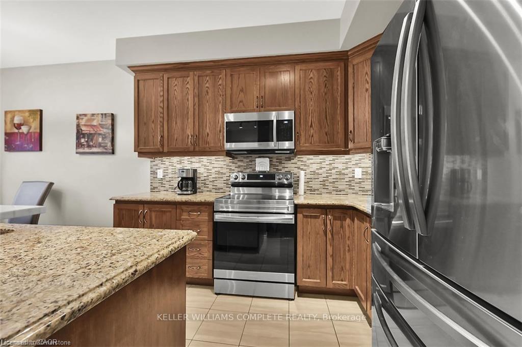 Photo 6 of 35 Willowbanks Terrace, Hamilton, Lakeshore — HOMEH