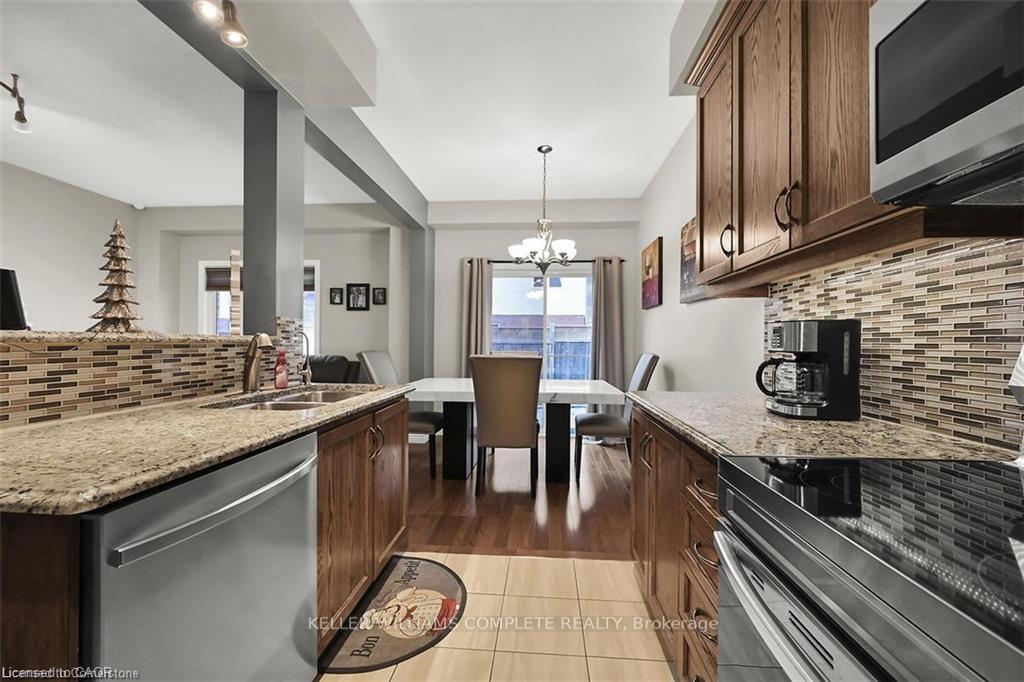 Photo 7 of 35 Willowbanks Terrace, Hamilton, Lakeshore — HOMEH