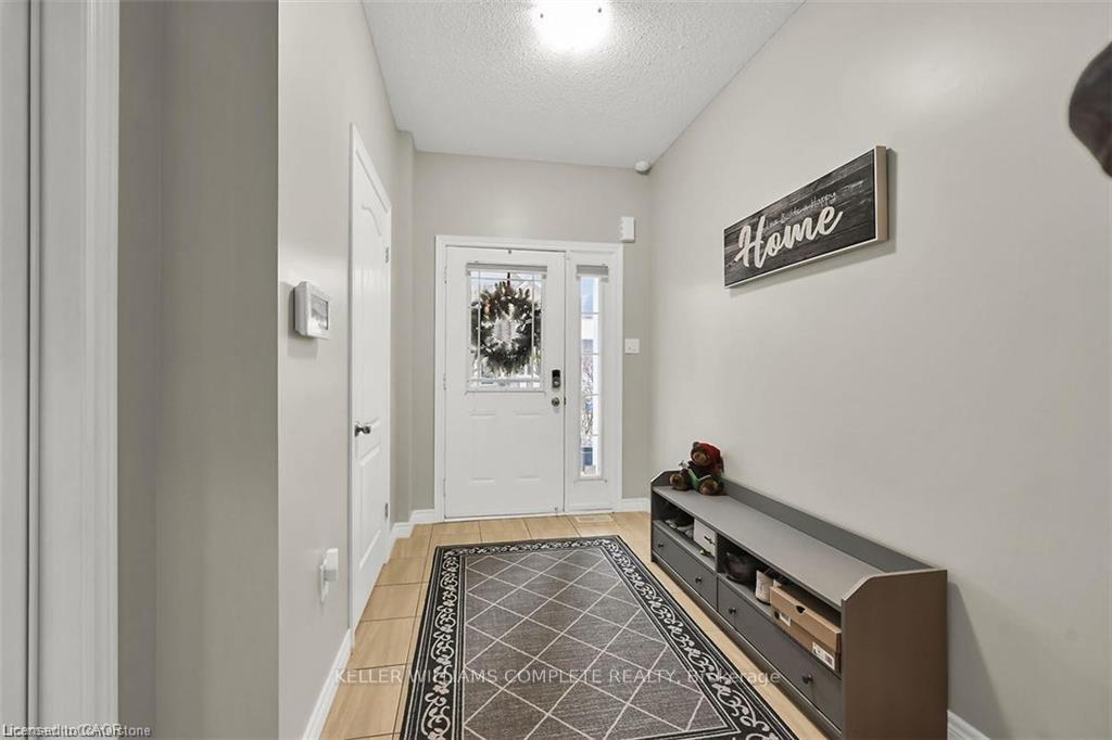 Photo 8 of 35 Willowbanks Terrace, Hamilton, Lakeshore — HOMEH