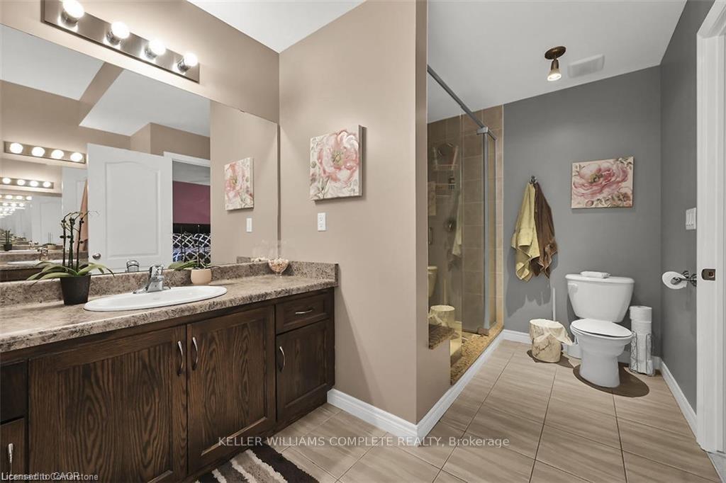 Photo 16 of 35 Willowbanks Terrace, Hamilton, Lakeshore — HOMEH