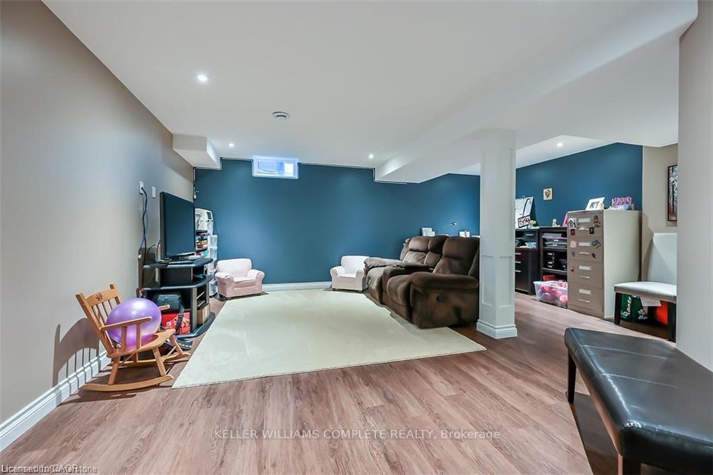 Photo 21 of 35 Willowbanks Terrace, Hamilton, Lakeshore — HOMEH