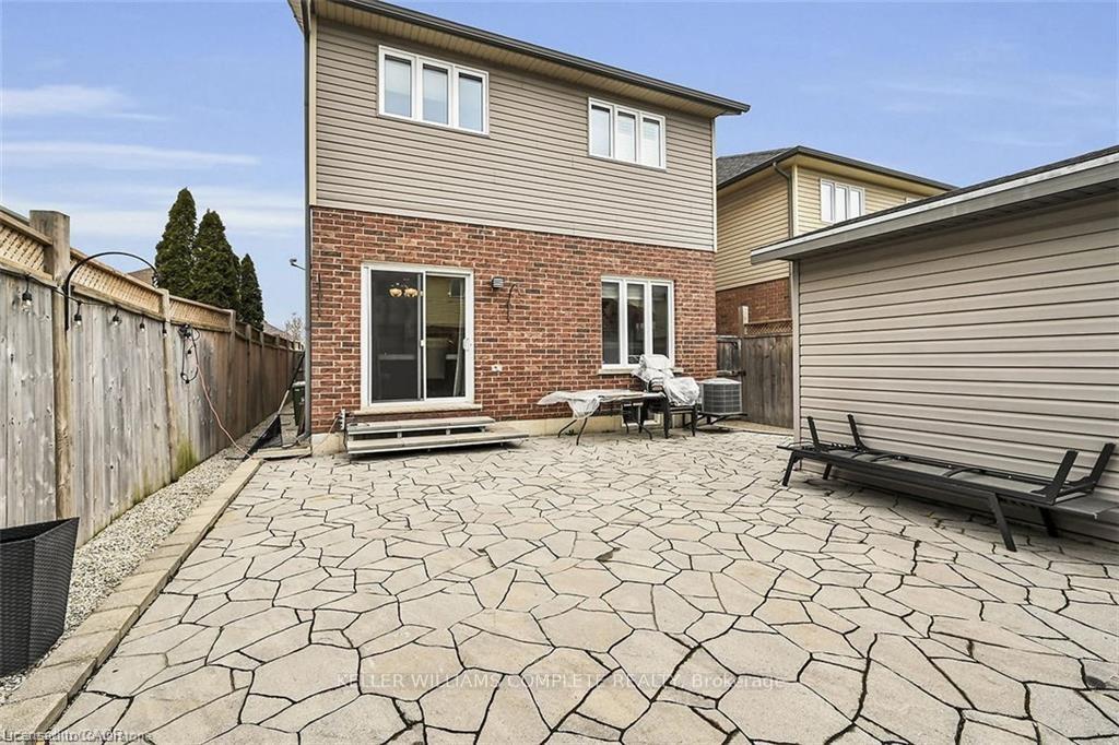 Photo 27 of 35 Willowbanks Terrace, Hamilton, Lakeshore — HOMEH