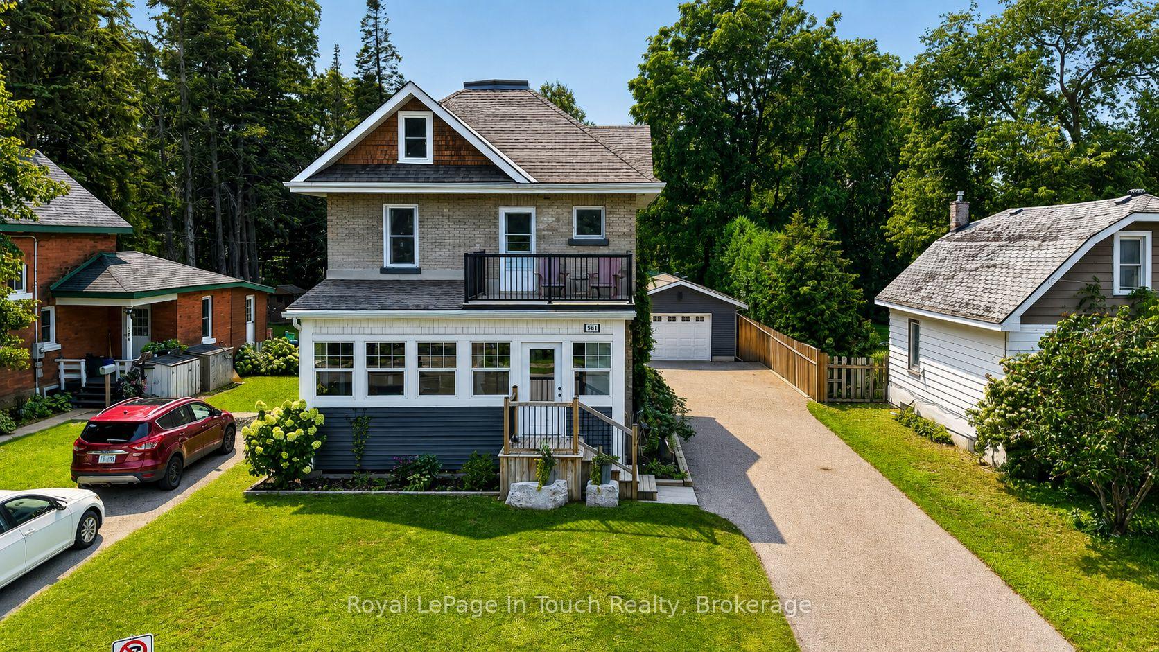Photo of 400 Russell Street
