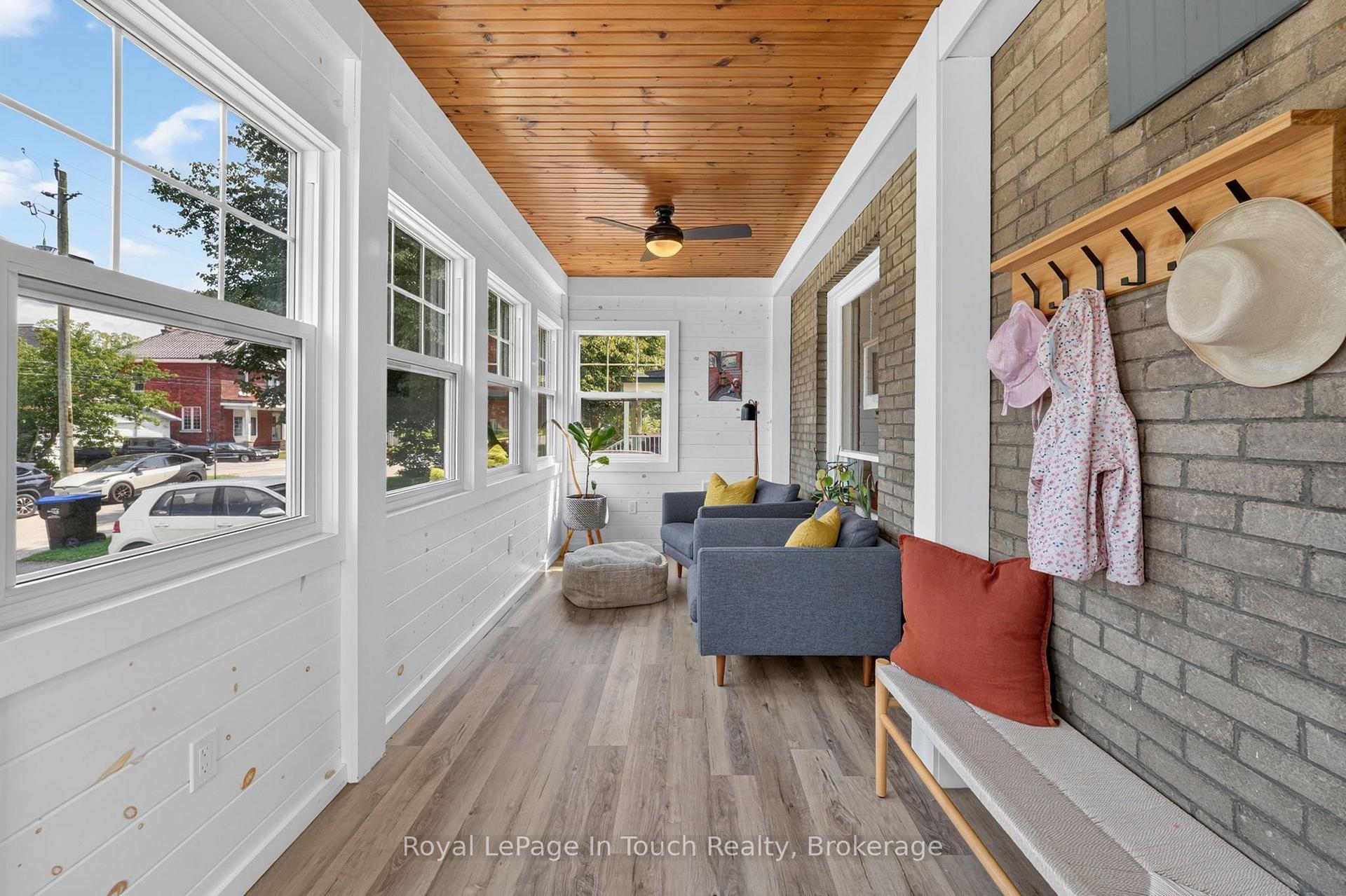 Photo 5 of 400 Russell Street, Midland — HOMEH