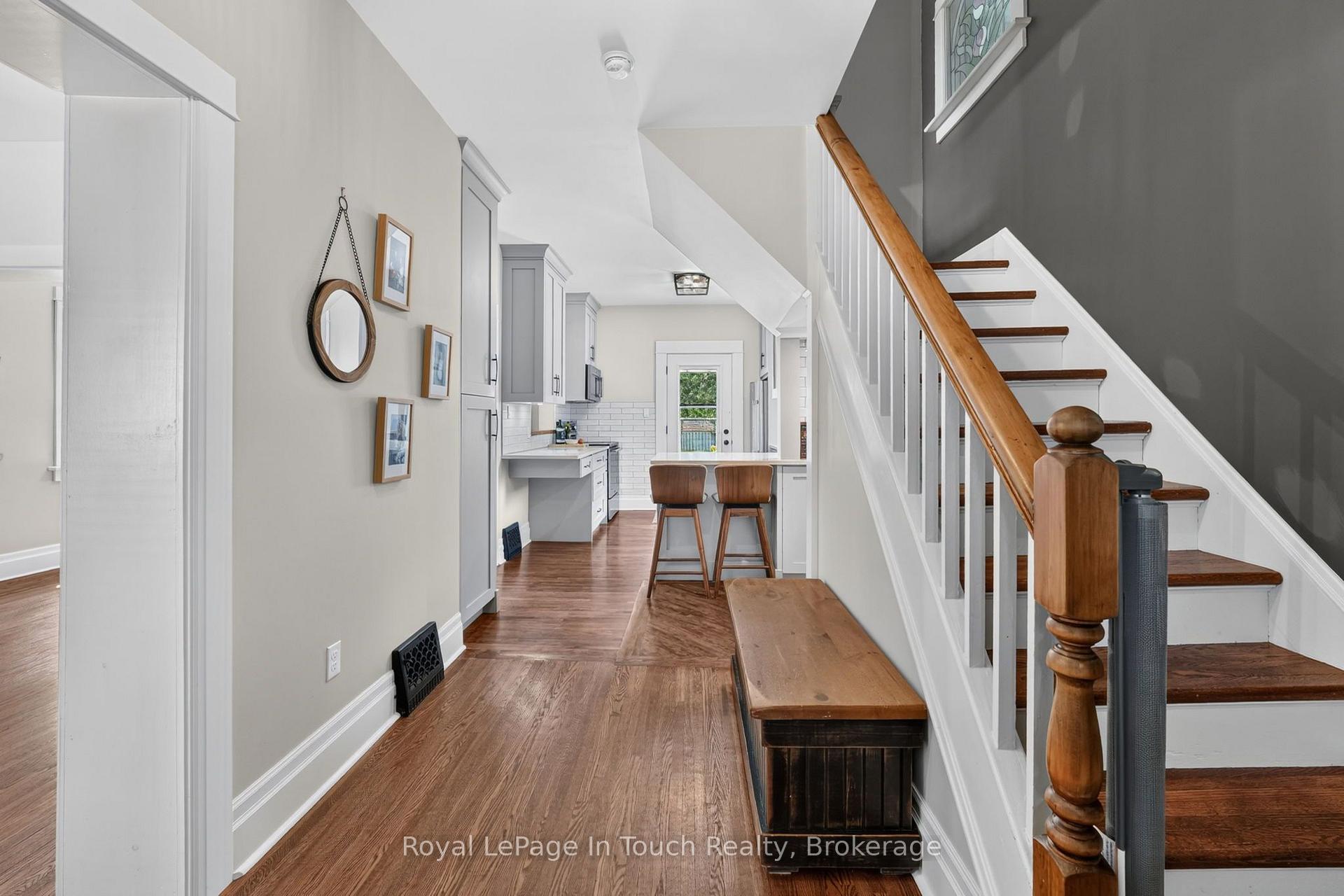 Photo 6 of 400 Russell Street, Midland — HOMEH