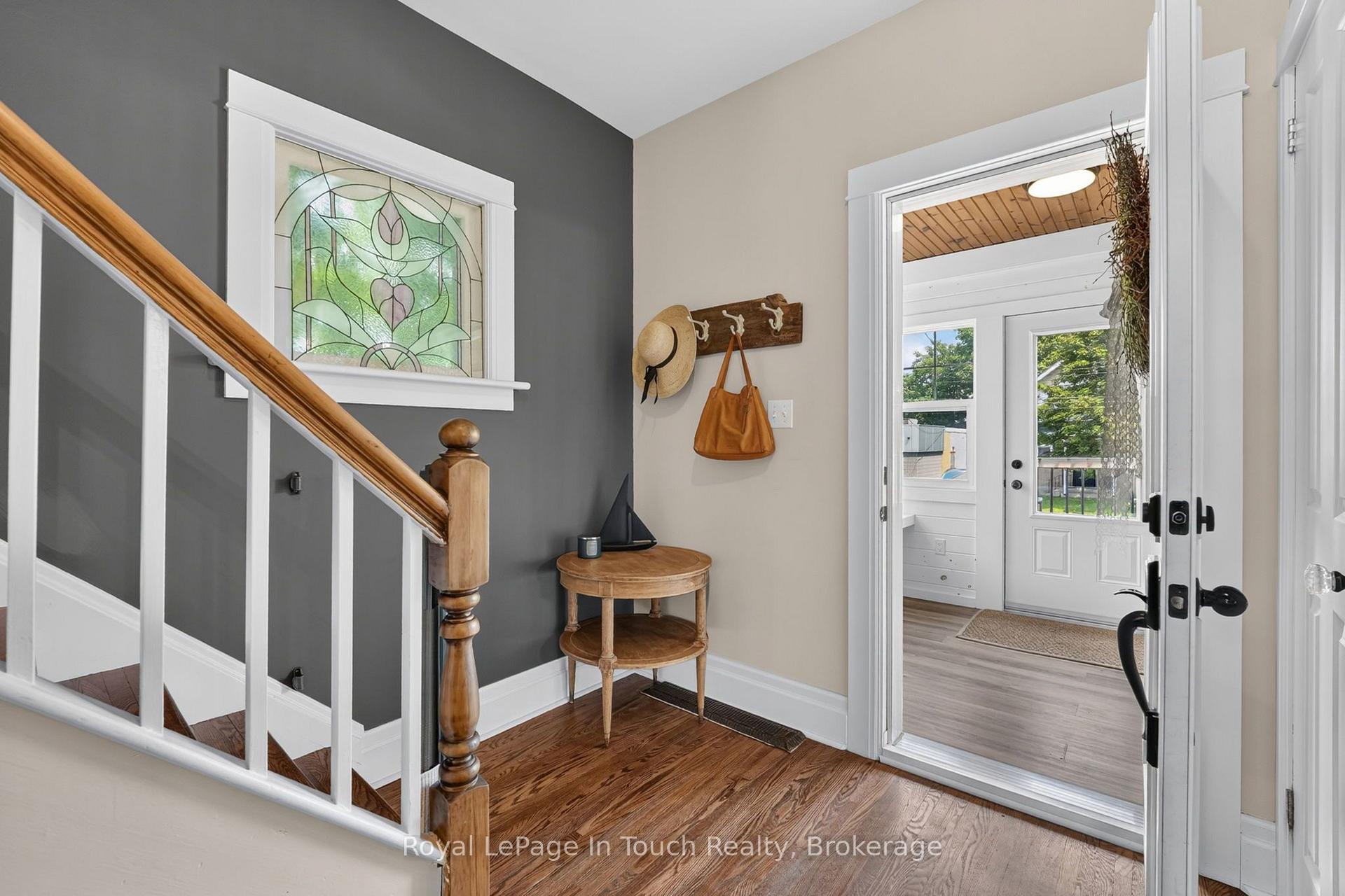 Photo 7 of 400 Russell Street, Midland — HOMEH