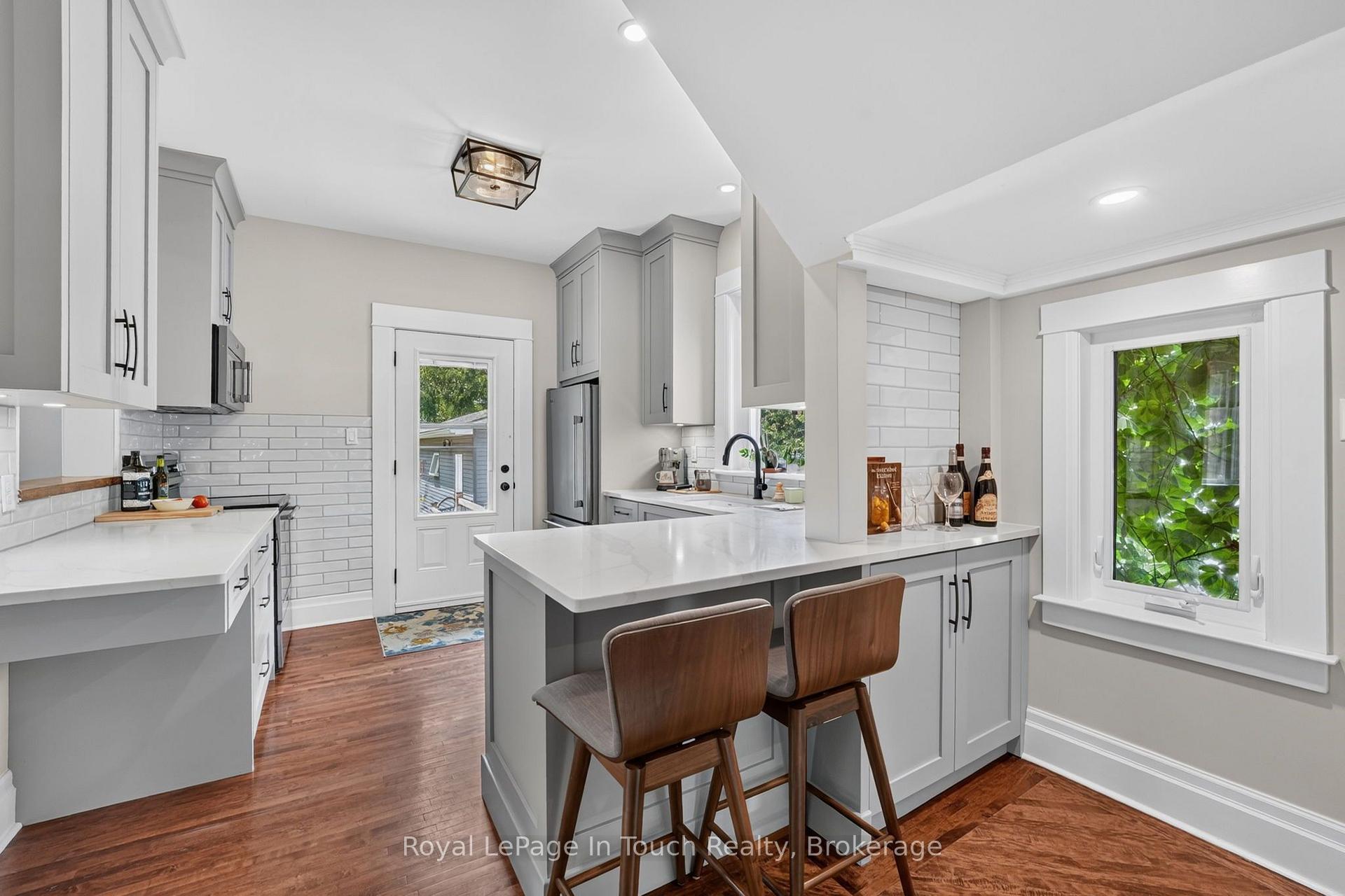 Photo 9 of 400 Russell Street, Midland — HOMEH