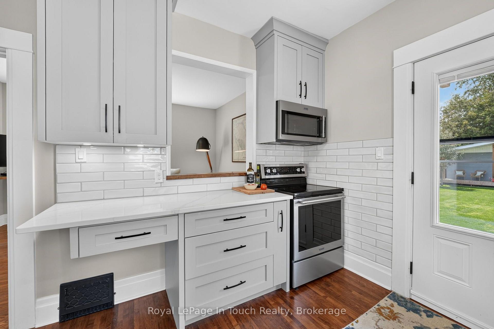 Photo 12 of 400 Russell Street, Midland — HOMEH
