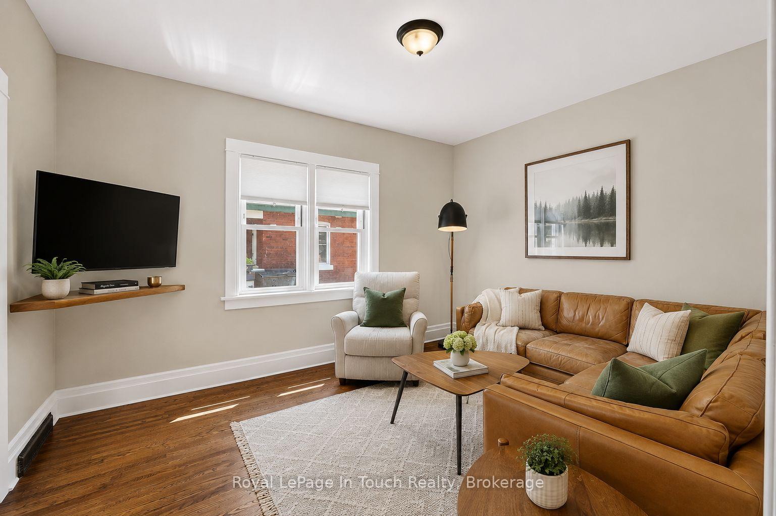 Photo 13 of 400 Russell Street, Midland — HOMEH