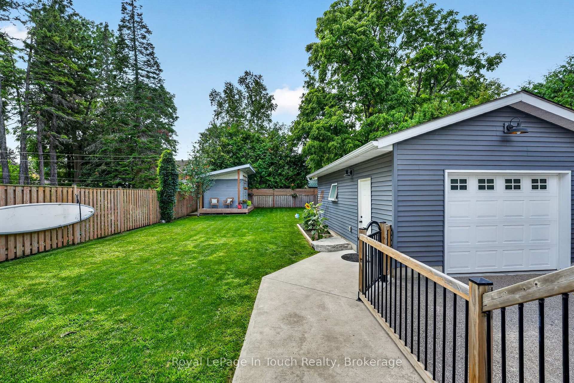 Photo 31 of 400 Russell Street, Midland — HOMEH