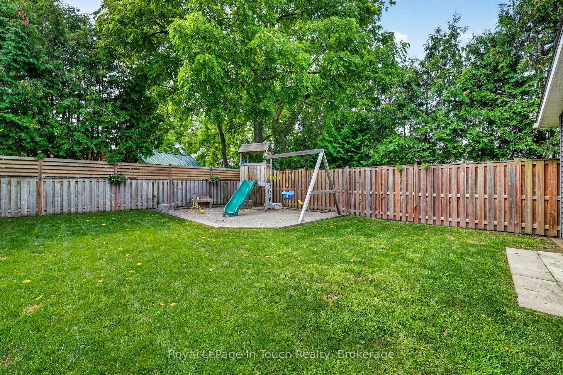 Photo 34 of 400 Russell Street, Midland — HOMEH