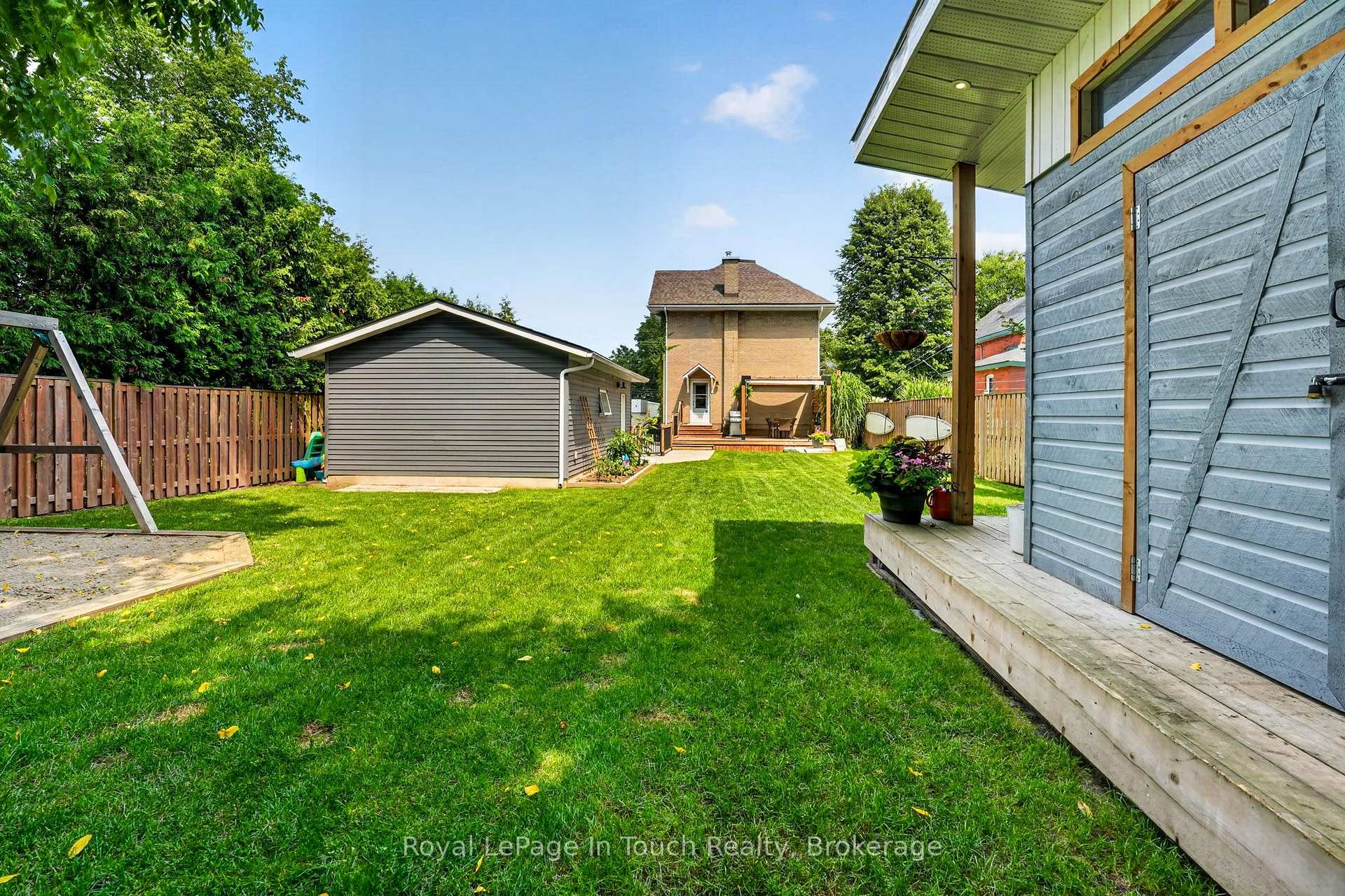 Photo 36 of 400 Russell Street, Midland — HOMEH