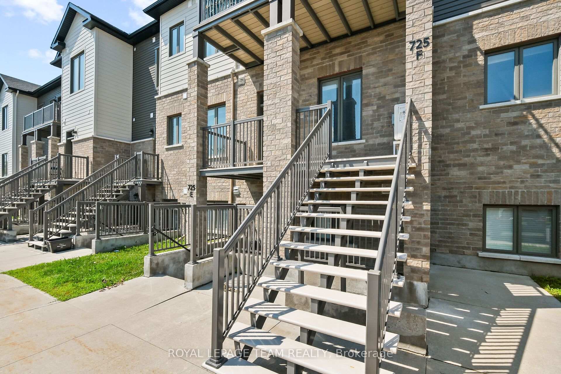 Photo 2 of Unit F, 725 Dearborn Private, Ottawa, Blossom Park/Kemp Park/Findlay Creek — HOMEH