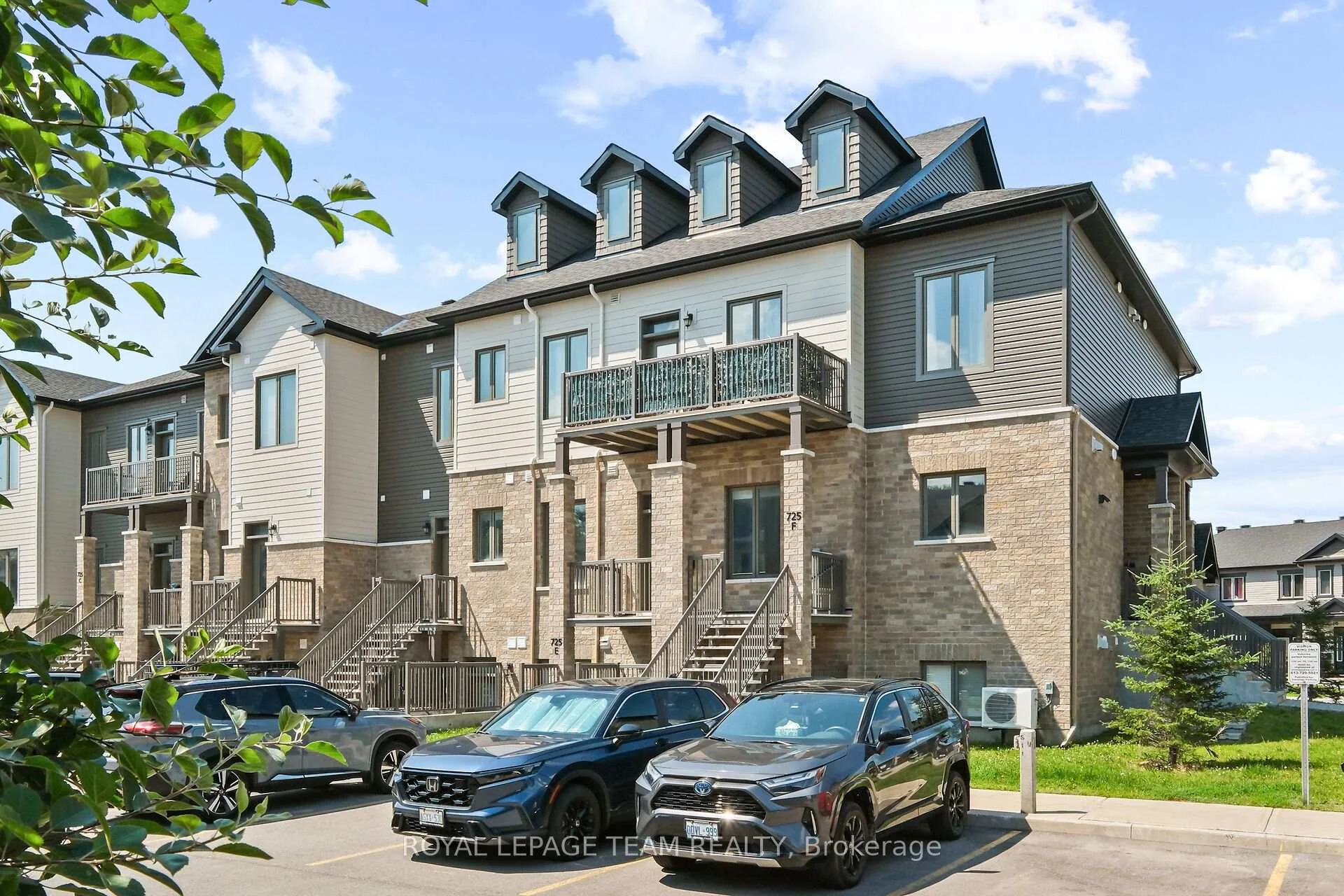 Photo 4 of Unit F, 725 Dearborn Private, Ottawa, Blossom Park/Kemp Park/Findlay Creek — HOMEH