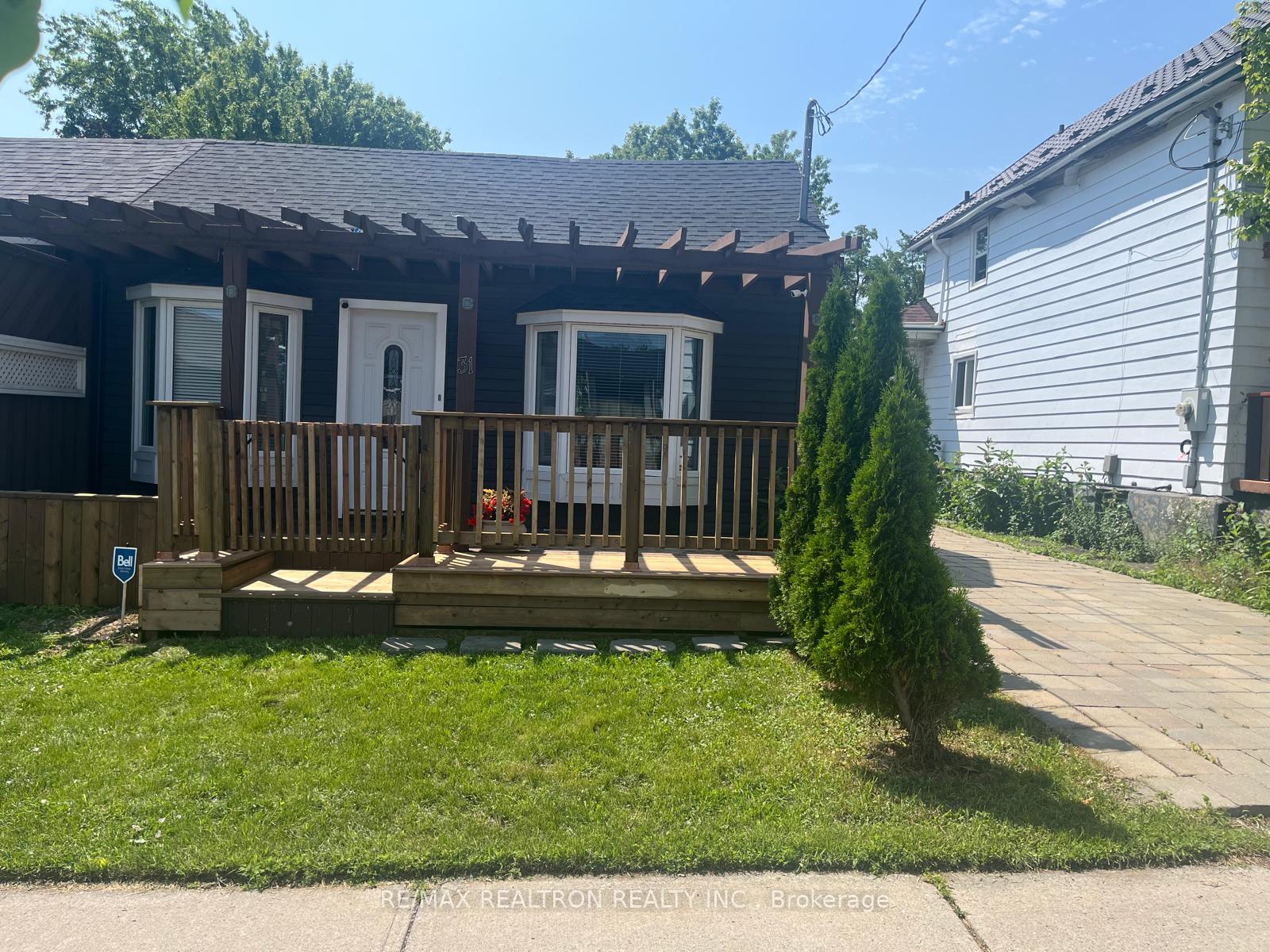 Photo 2 of 31 Albany Street, Oshawa, Central — HOMEH