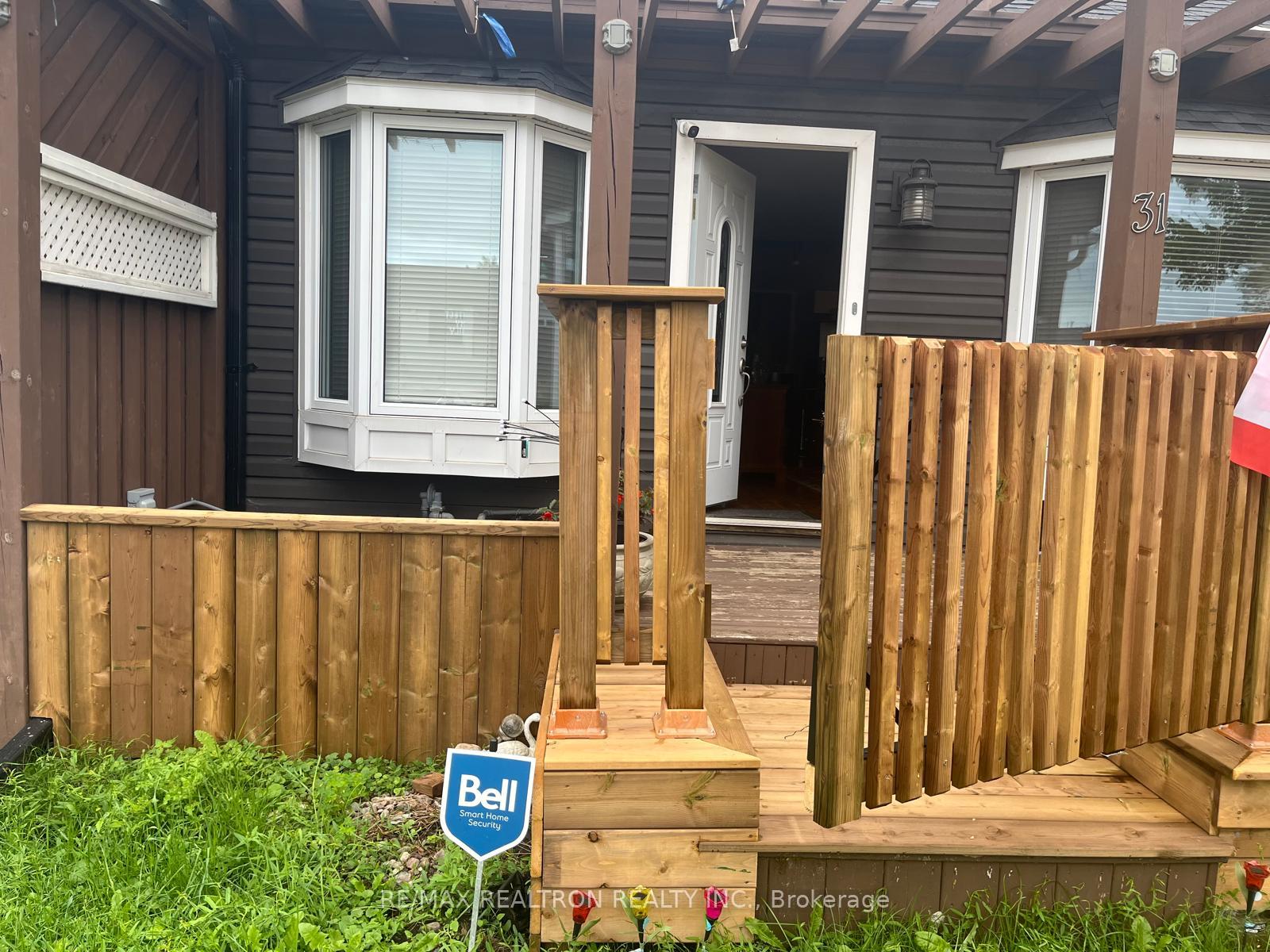 Photo 3 of 31 Albany Street, Oshawa, Central — HOMEH