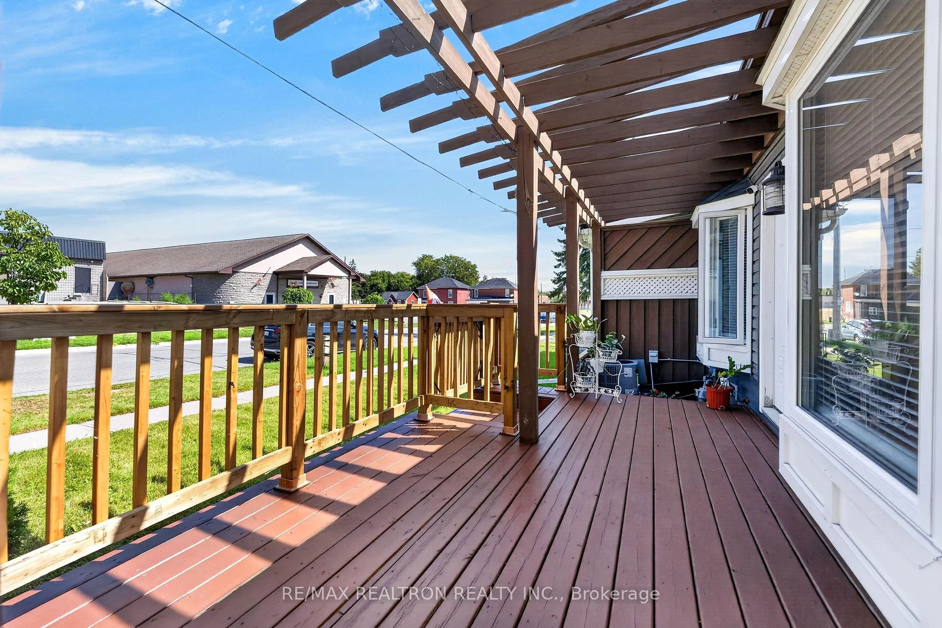 Photo 14 of 31 Albany Street, Oshawa, Central — HOMEH