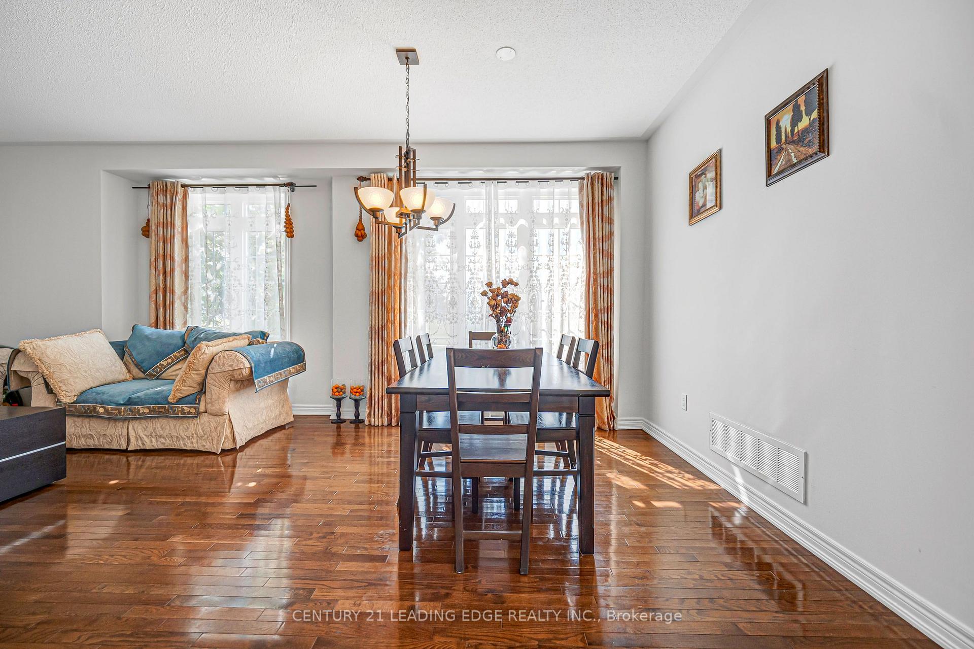 Photo 10 of 180 Coltrane Drive, Vaughan, Patterson — HOMEH