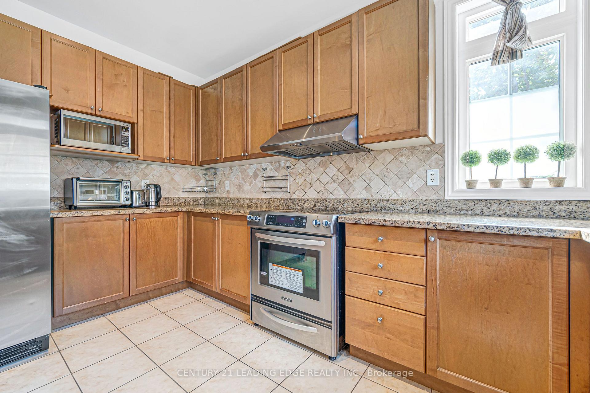 Photo 18 of 180 Coltrane Drive, Vaughan, Patterson — HOMEH