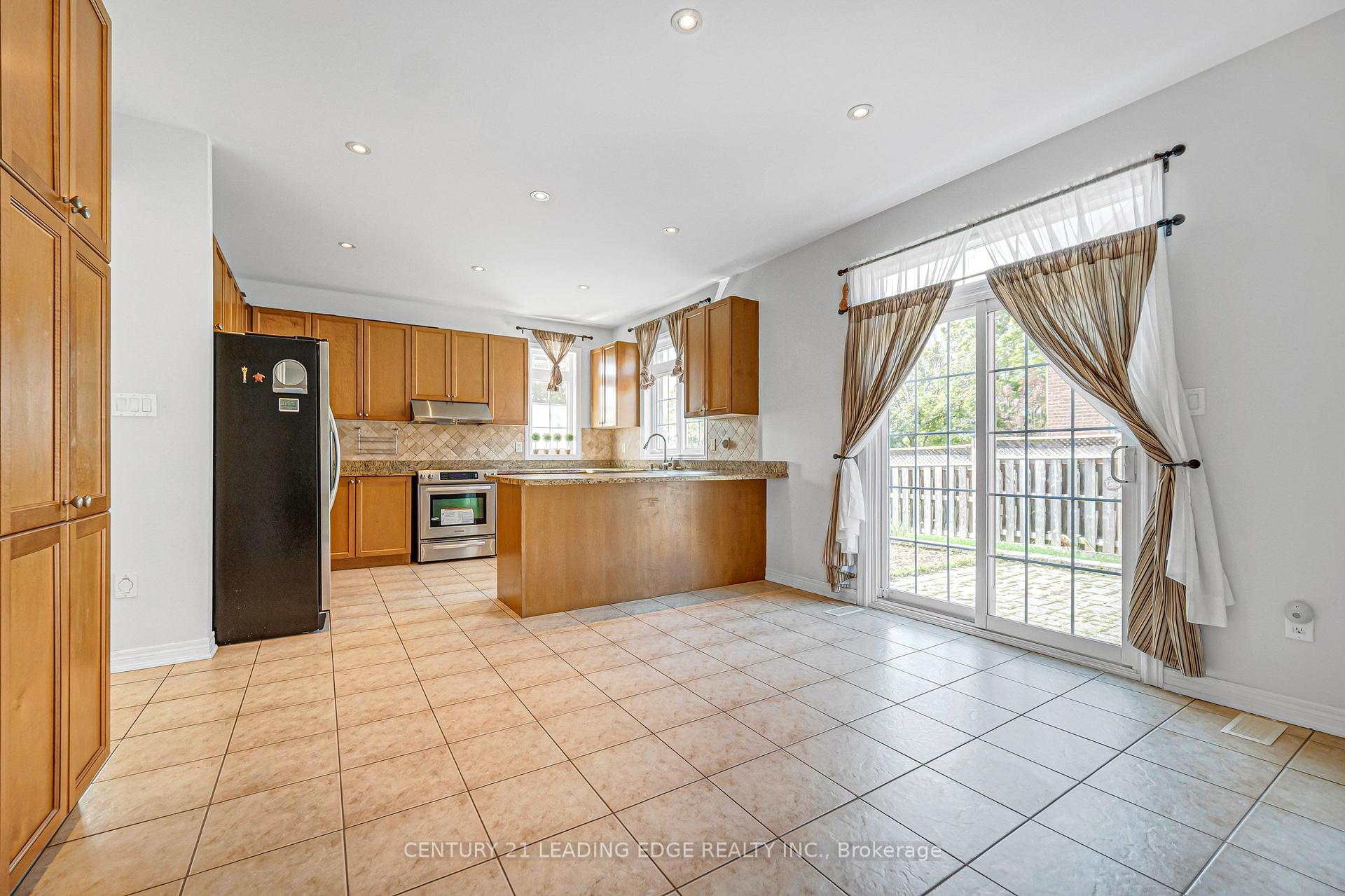 Photo 21 of 180 Coltrane Drive, Vaughan, Patterson — HOMEH