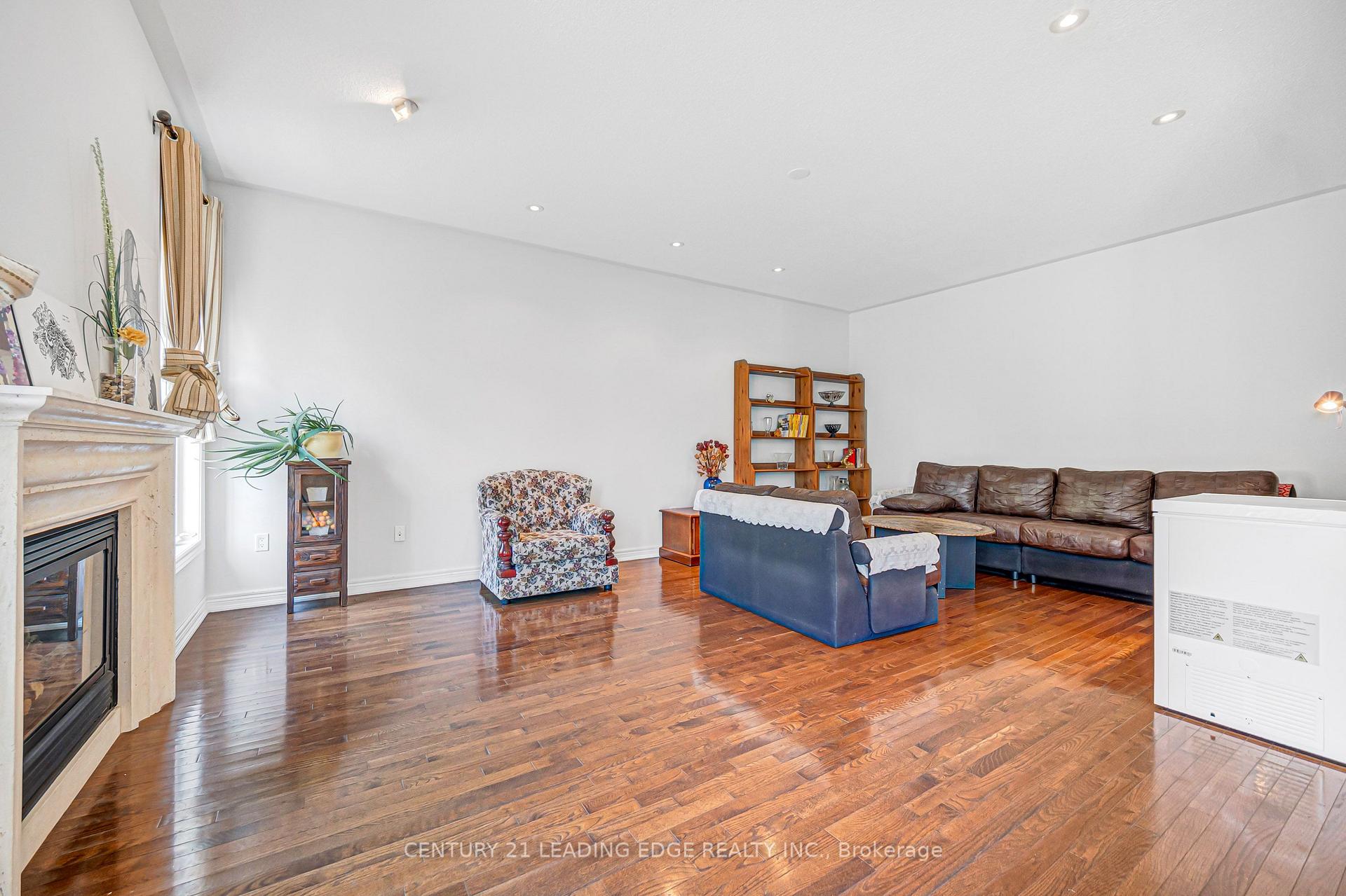 Photo 22 of 180 Coltrane Drive, Vaughan, Patterson — HOMEH