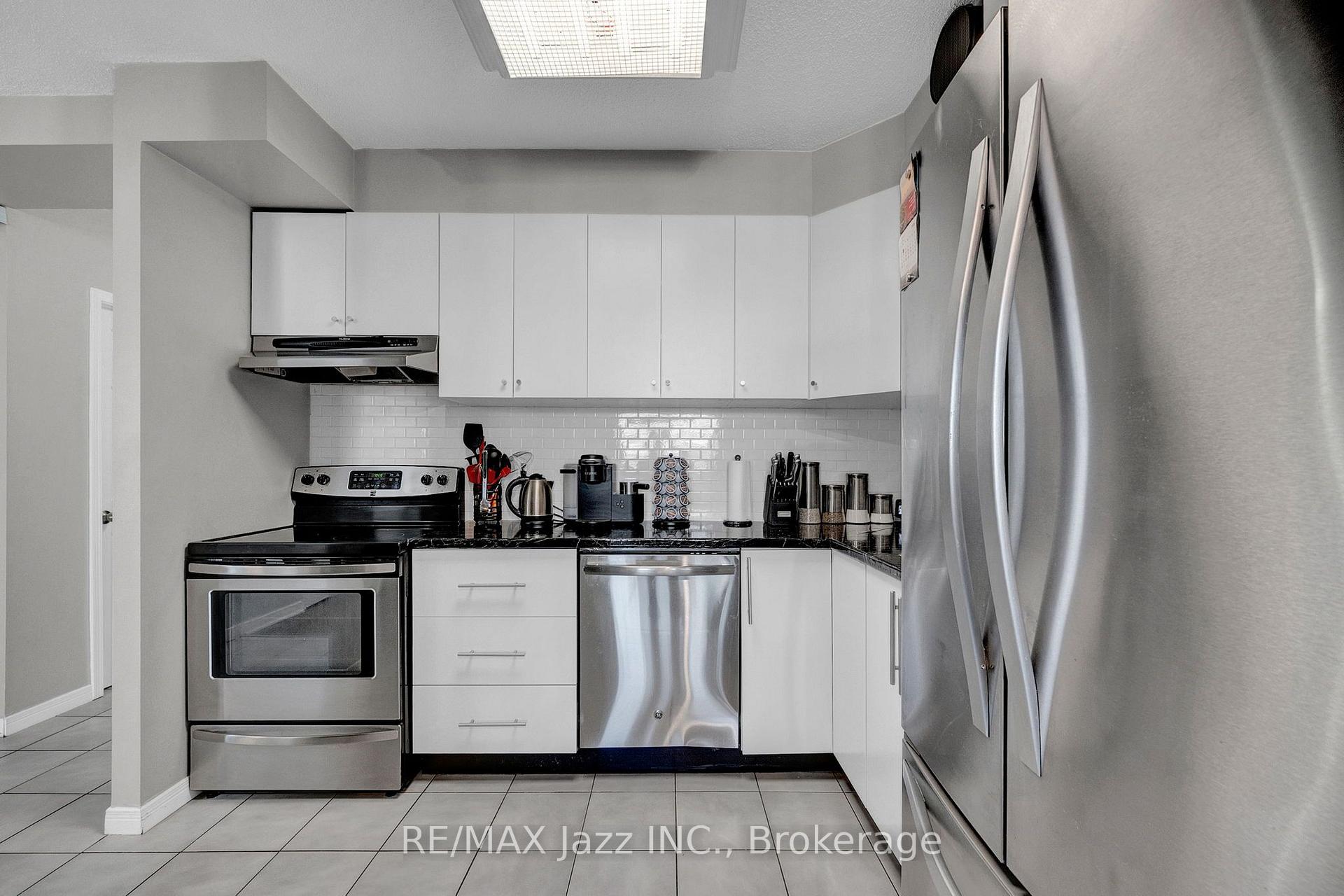 Photo 6 of Unit 608, 80 Athol Street E, Oshawa, Central — HOMEH