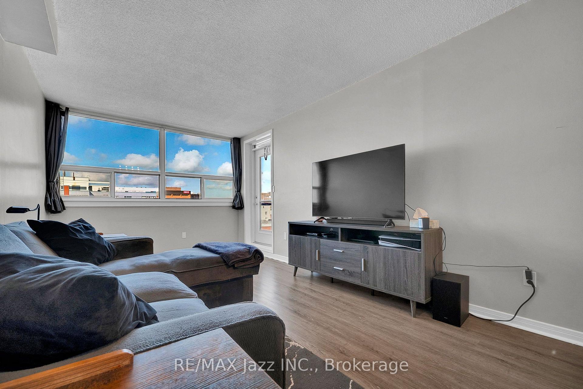 Photo 12 of Unit 608, 80 Athol Street E, Oshawa, Central — HOMEH
