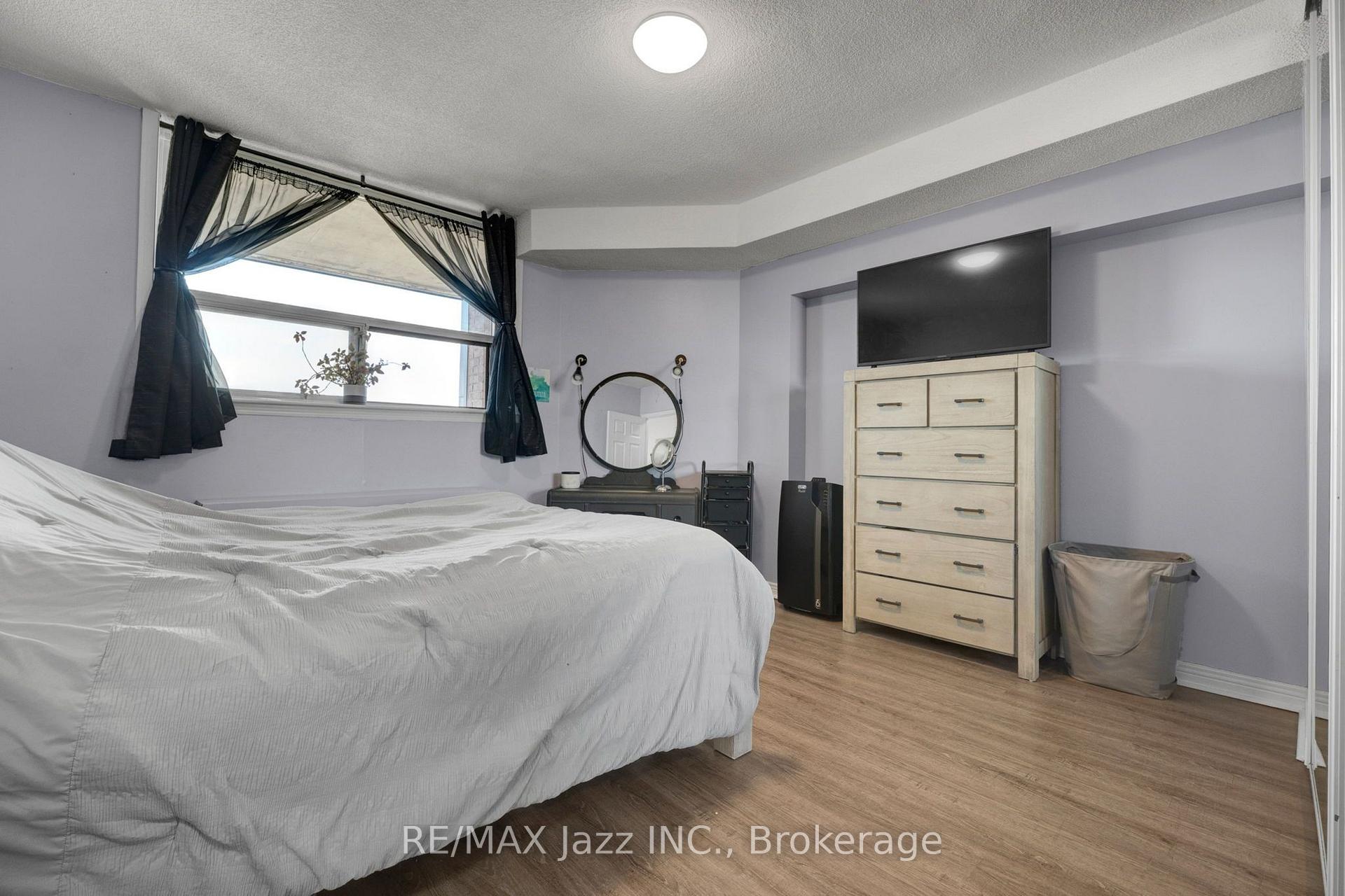 Photo 16 of Unit 608, 80 Athol Street E, Oshawa, Central — HOMEH