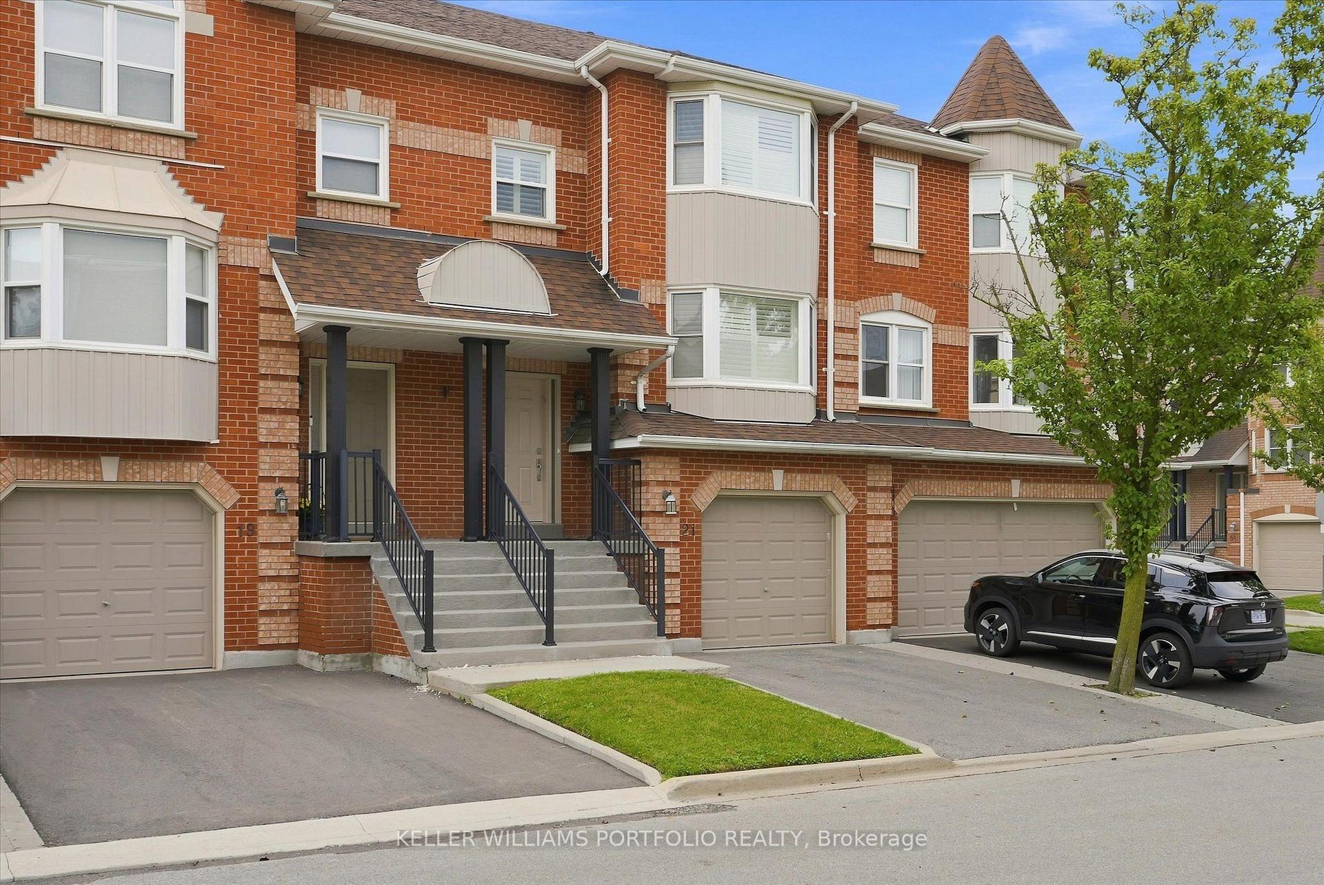 Photo 3 of 21 Tova Place, Vaughan, Beverley Glen — HOMEH