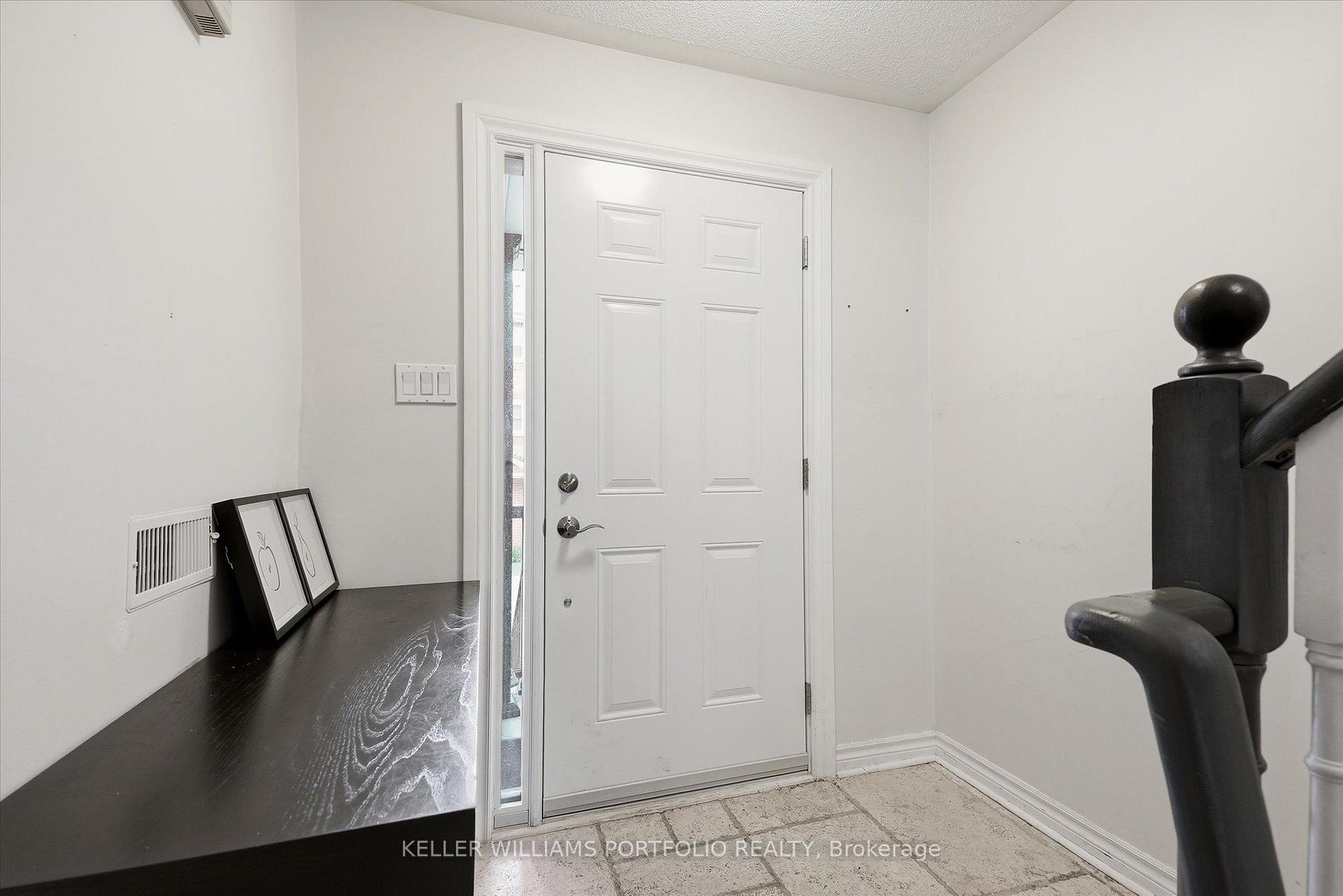 Photo 6 of 21 Tova Place, Vaughan, Beverley Glen — HOMEH
