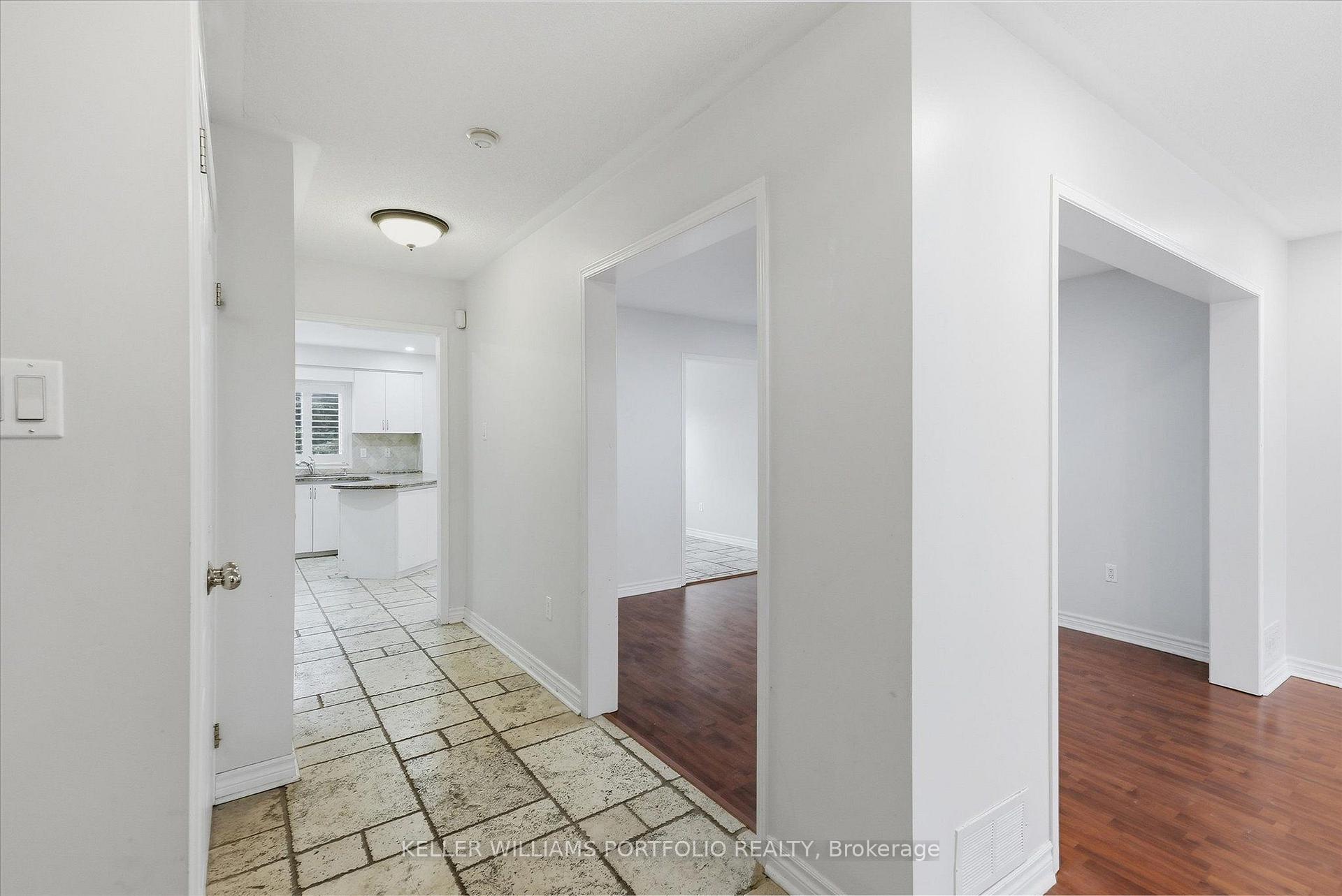 Photo 7 of 21 Tova Place, Vaughan, Beverley Glen — HOMEH