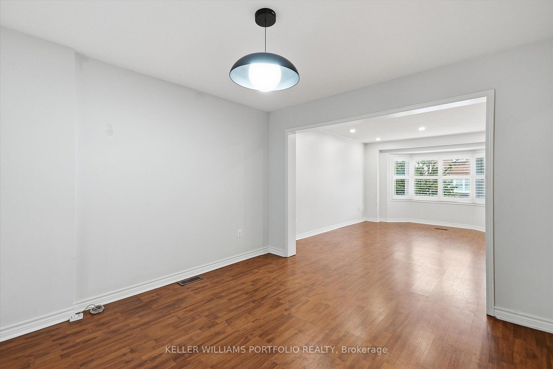 Photo 14 of 21 Tova Place, Vaughan, Beverley Glen — HOMEH