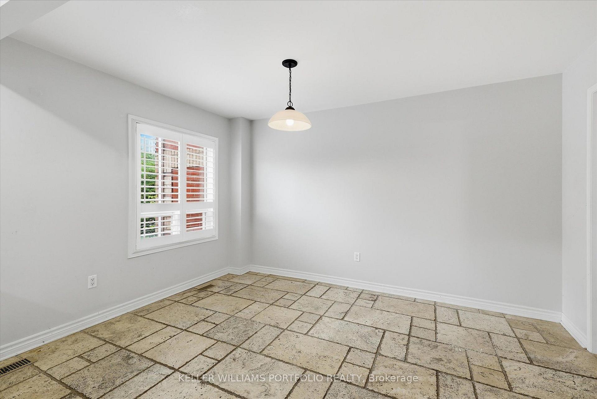 Photo 17 of 21 Tova Place, Vaughan, Beverley Glen — HOMEH
