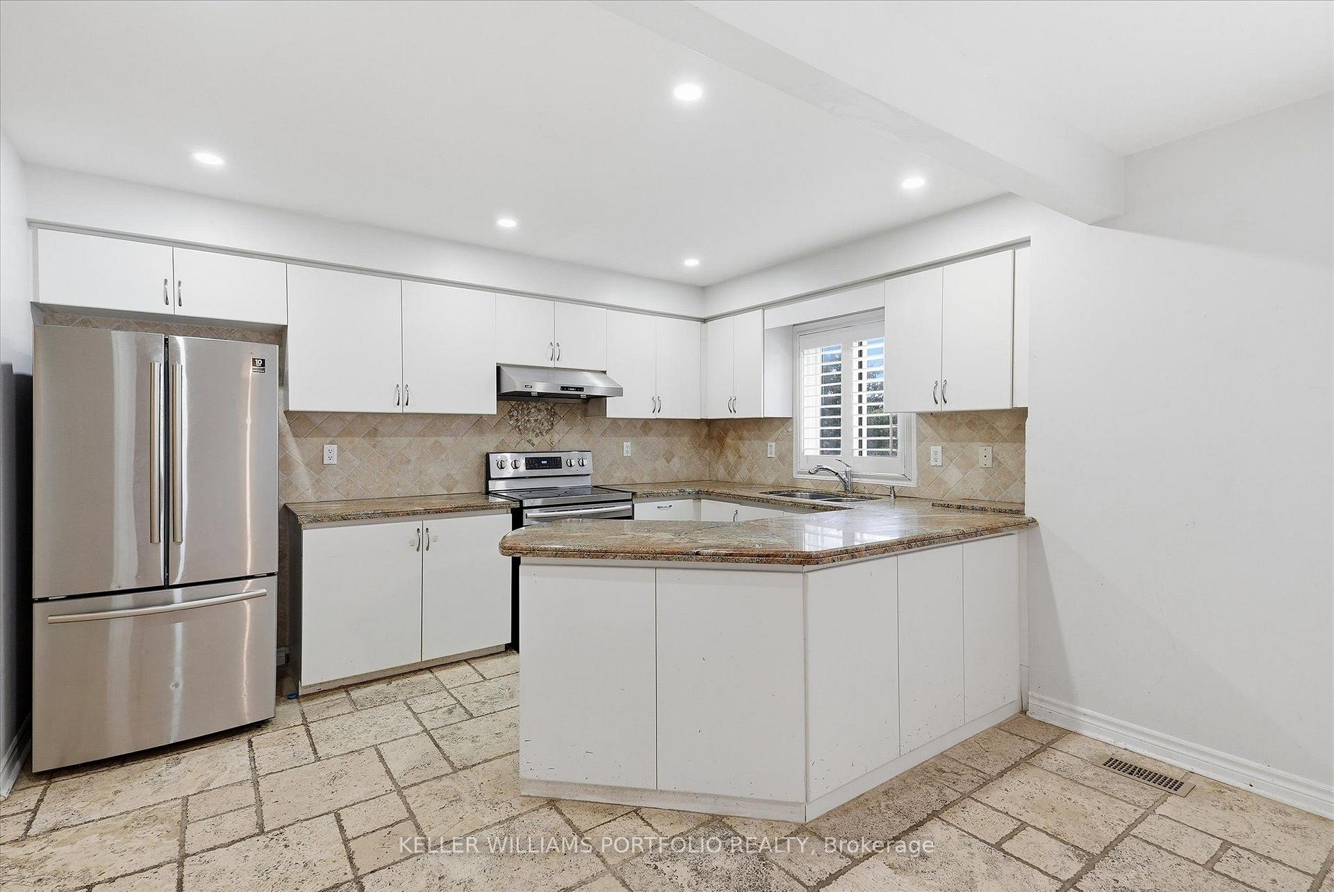 Photo 19 of 21 Tova Place, Vaughan, Beverley Glen — HOMEH