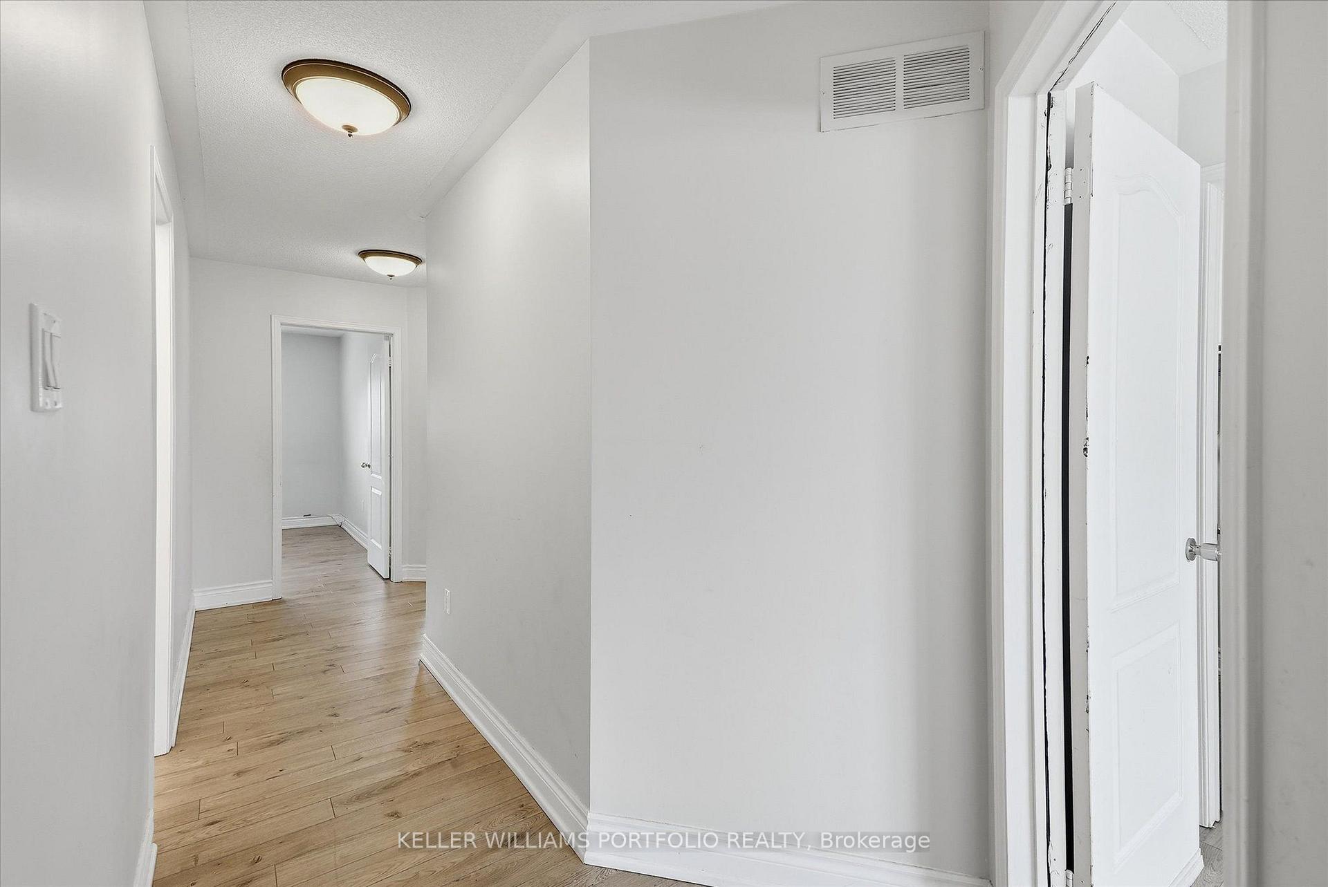 Photo 24 of 21 Tova Place, Vaughan, Beverley Glen — HOMEH